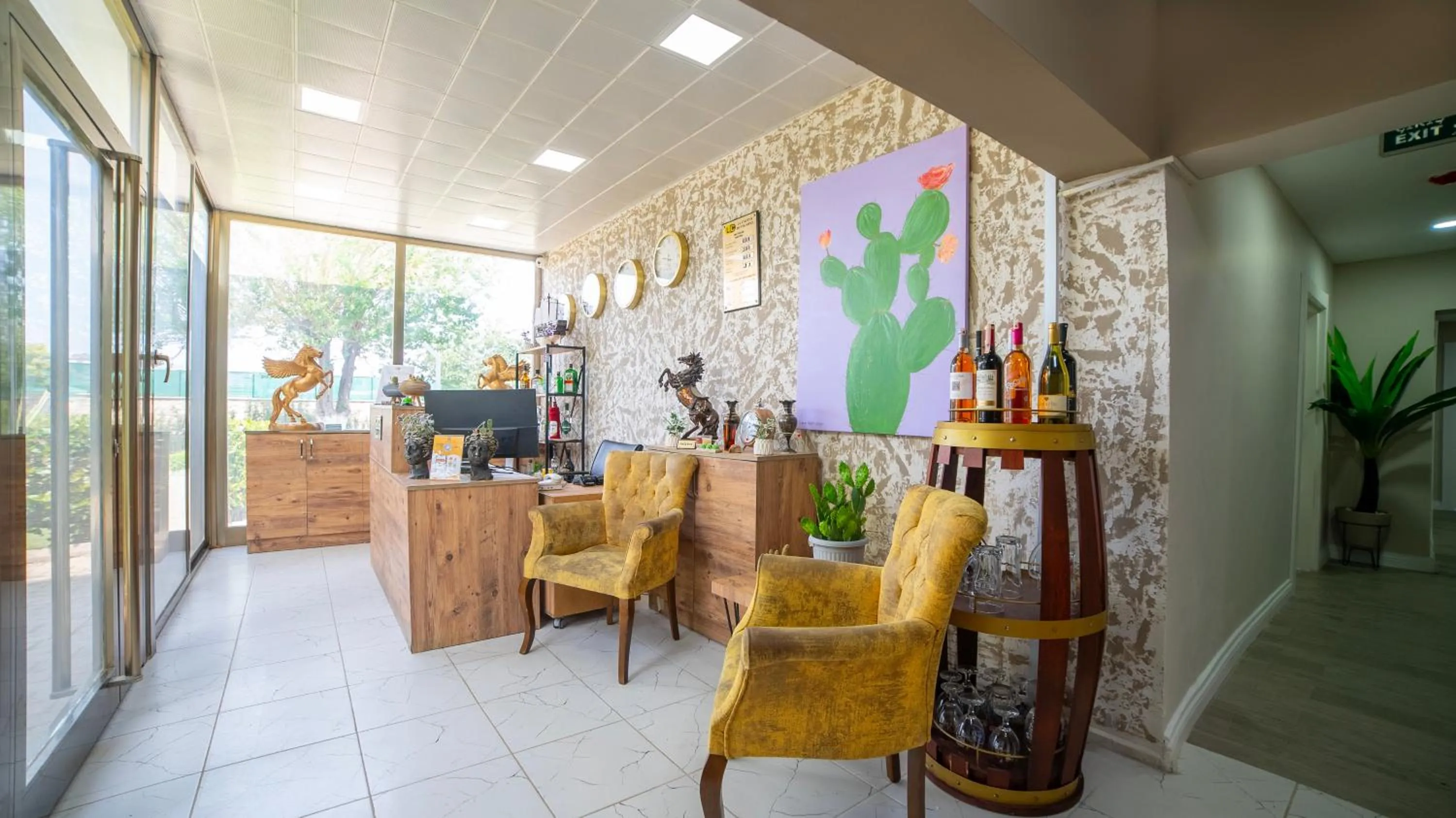 TV and multimedia in La Cactus Boutique Hotel