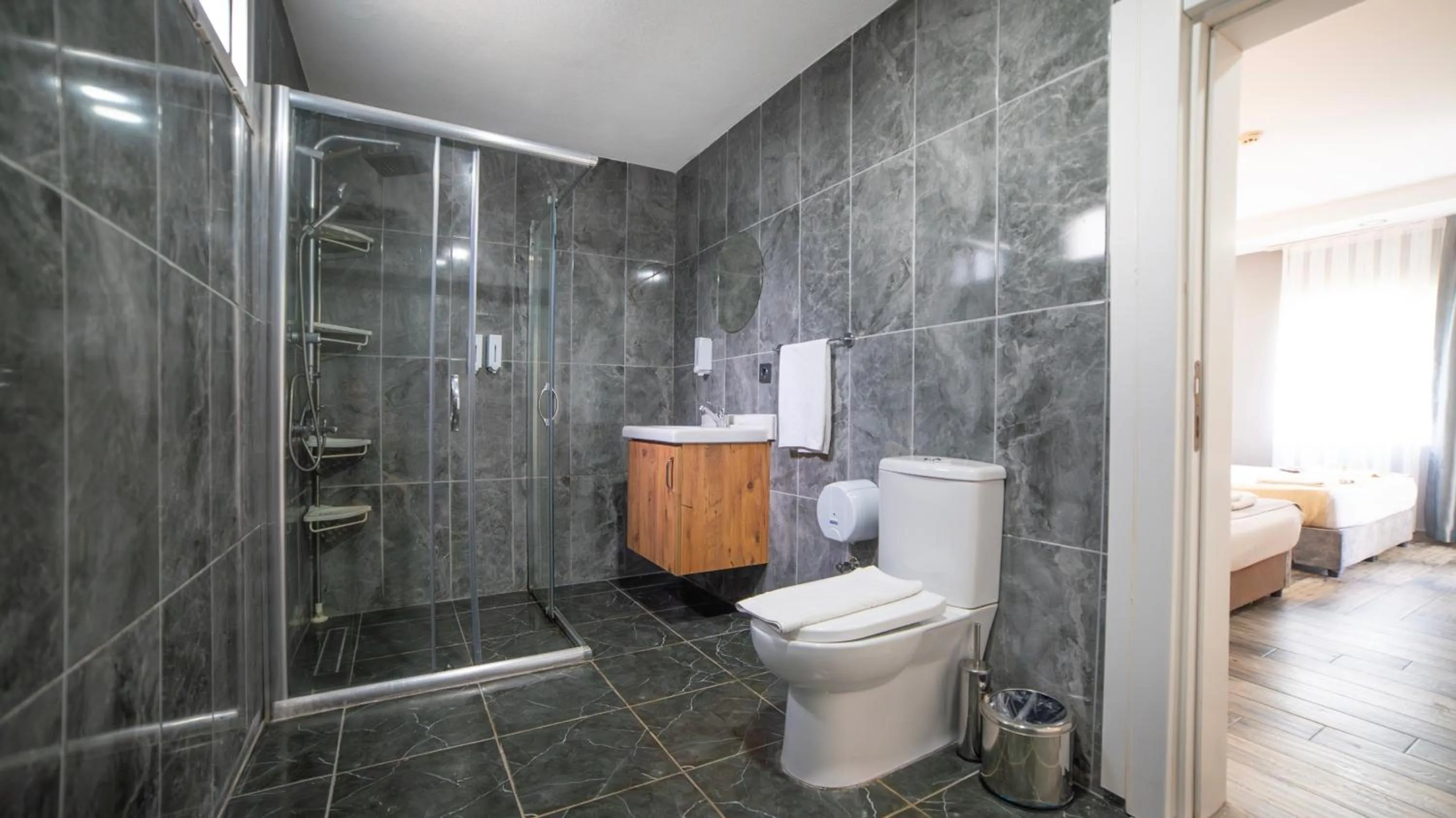 Shower in La Cactus Boutique Hotel