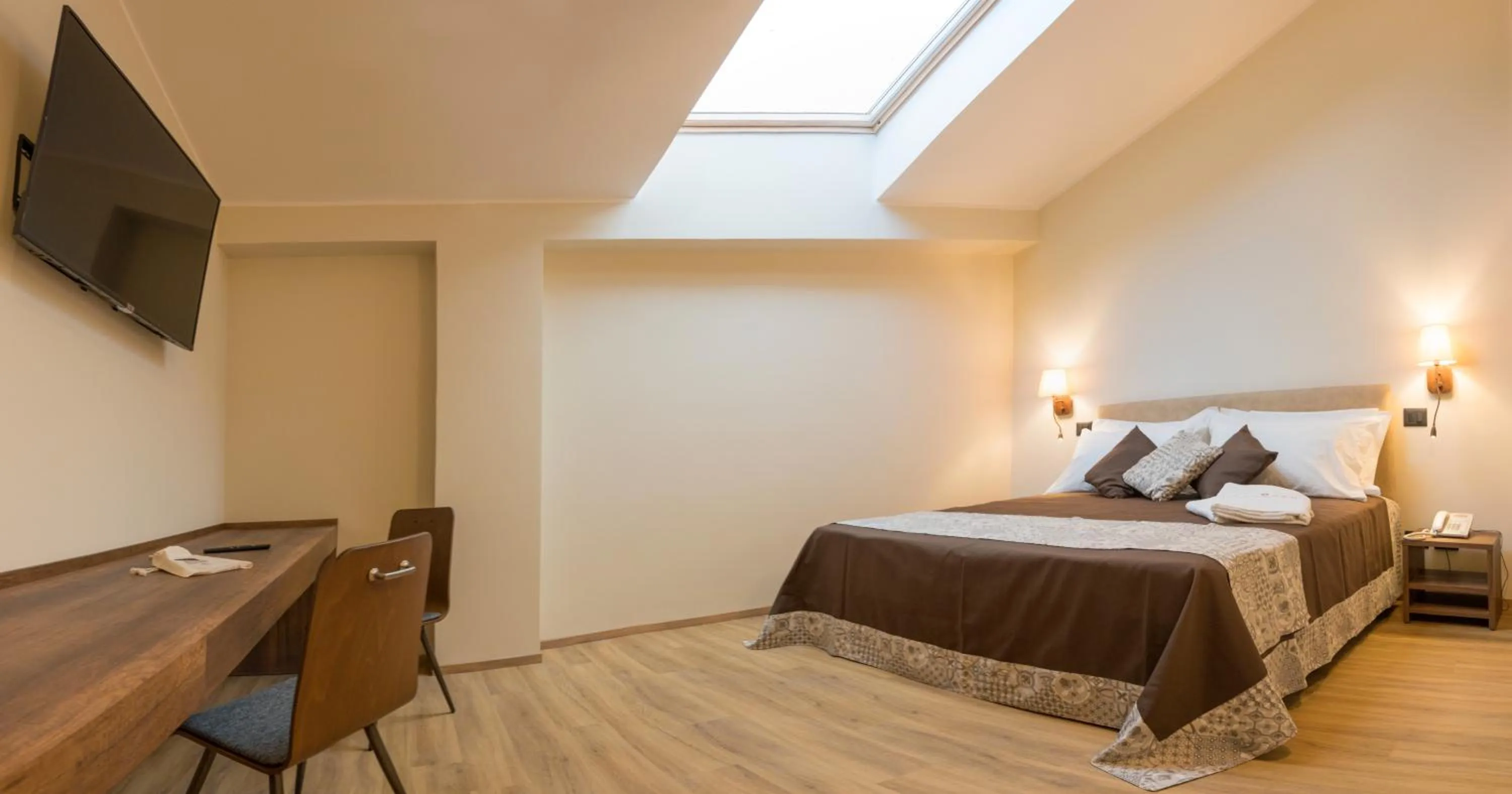 Bedroom, Bed in Santoro Country House