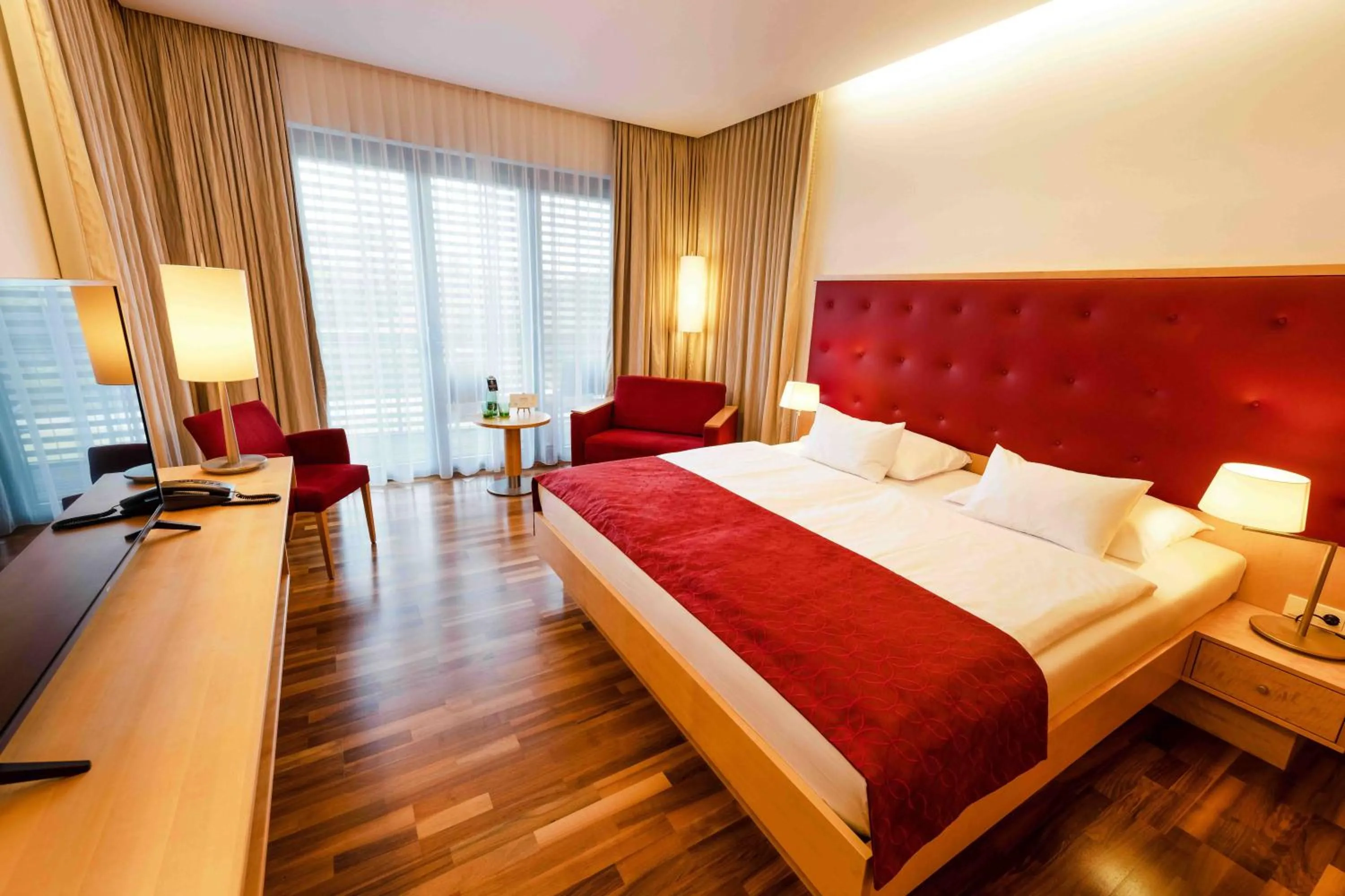 Bed in Therme Laa Hotel Silent Spa Villas