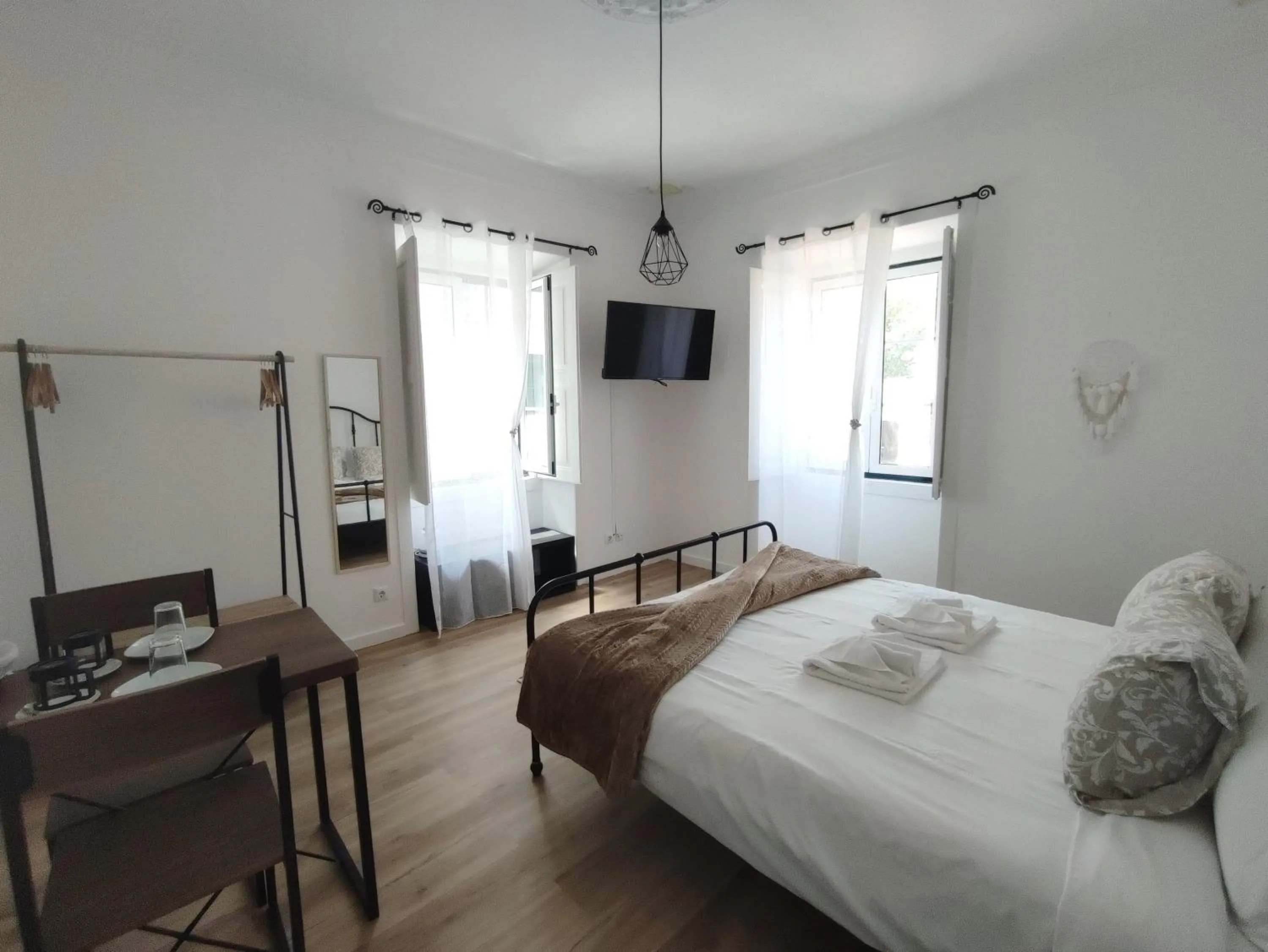 Bedroom, Bed in Casas da Biquinha