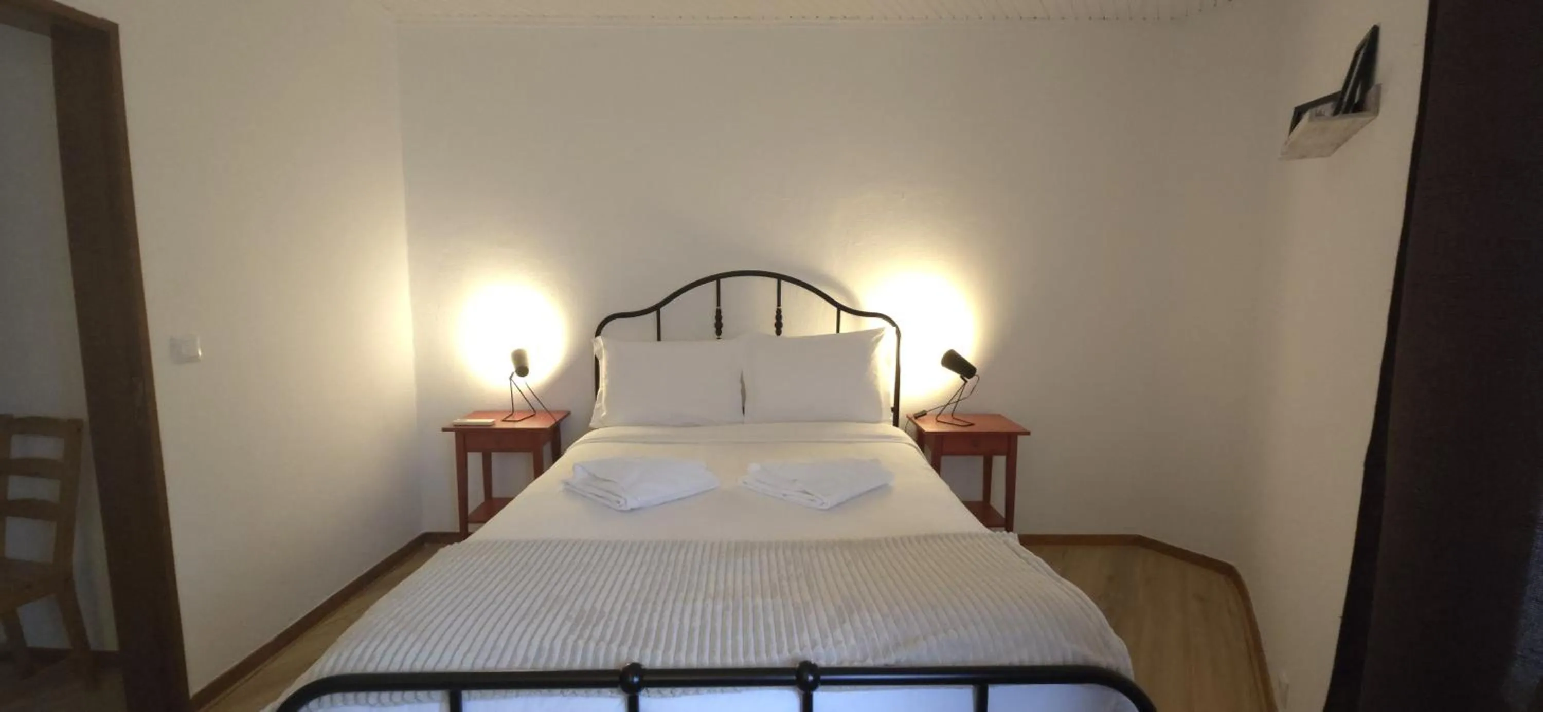 Bedroom, Bed in Casas da Biquinha