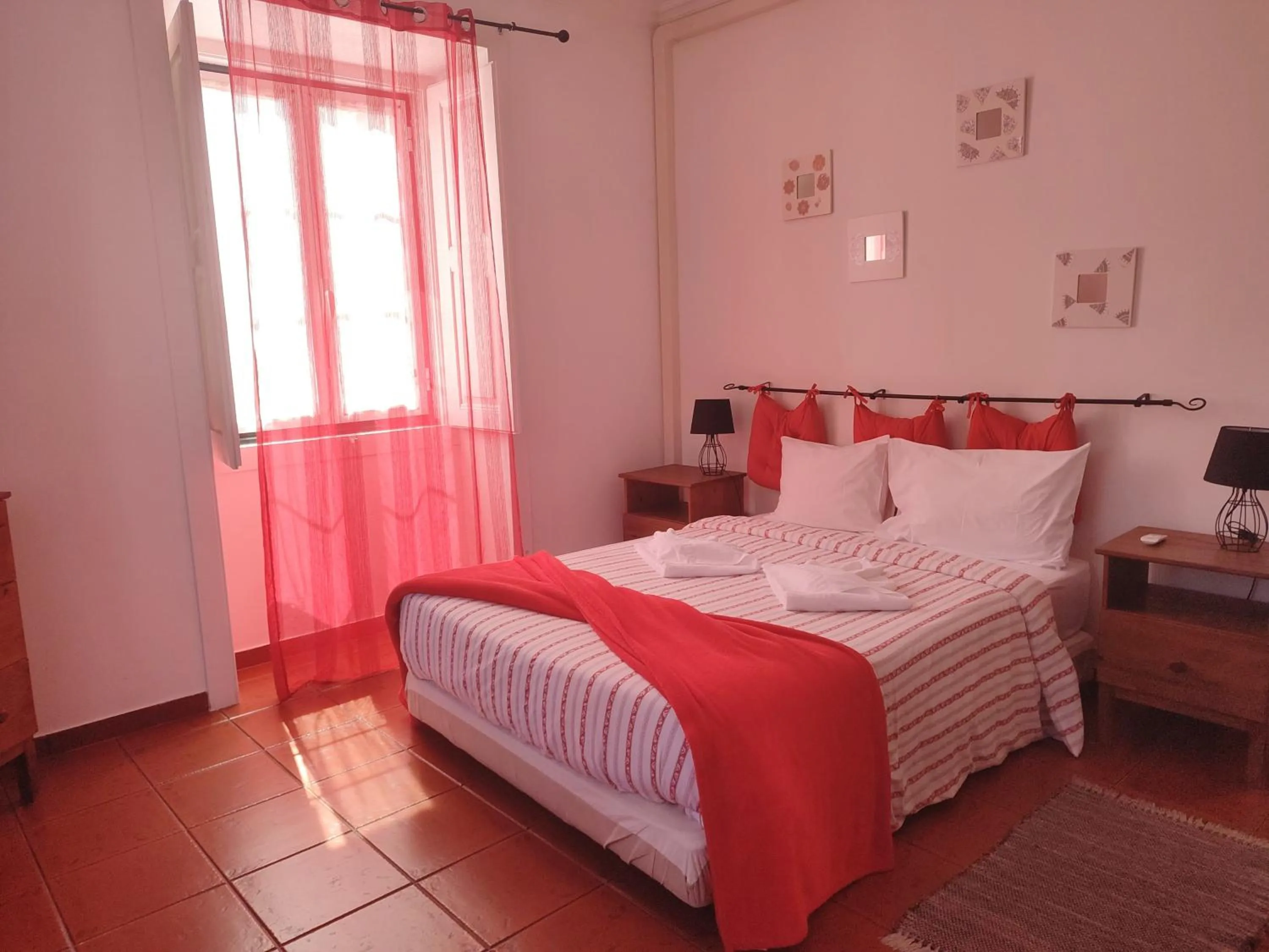 Bedroom, Bed in Casas da Biquinha