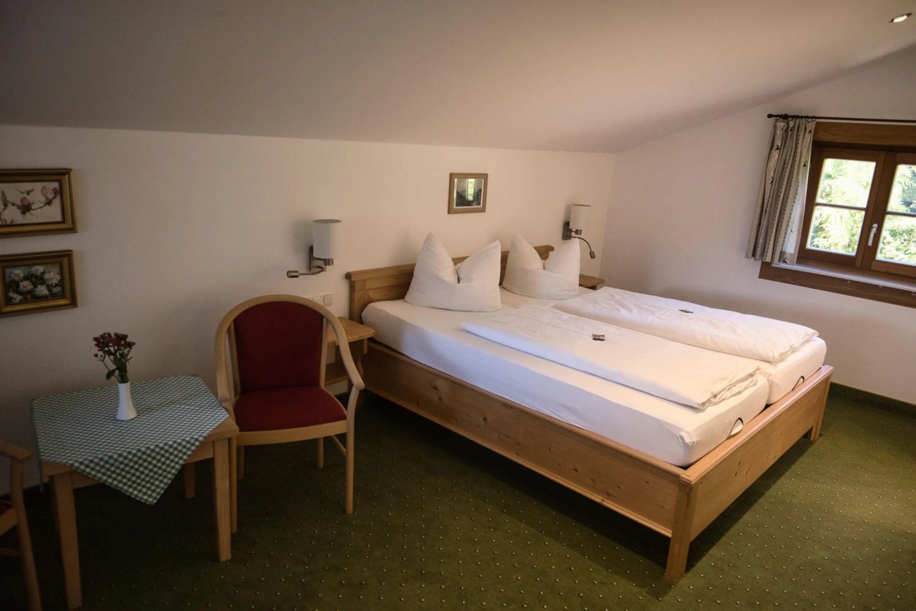 Restaurant/places to eat, Bed in Alpenhotel Bergzauber