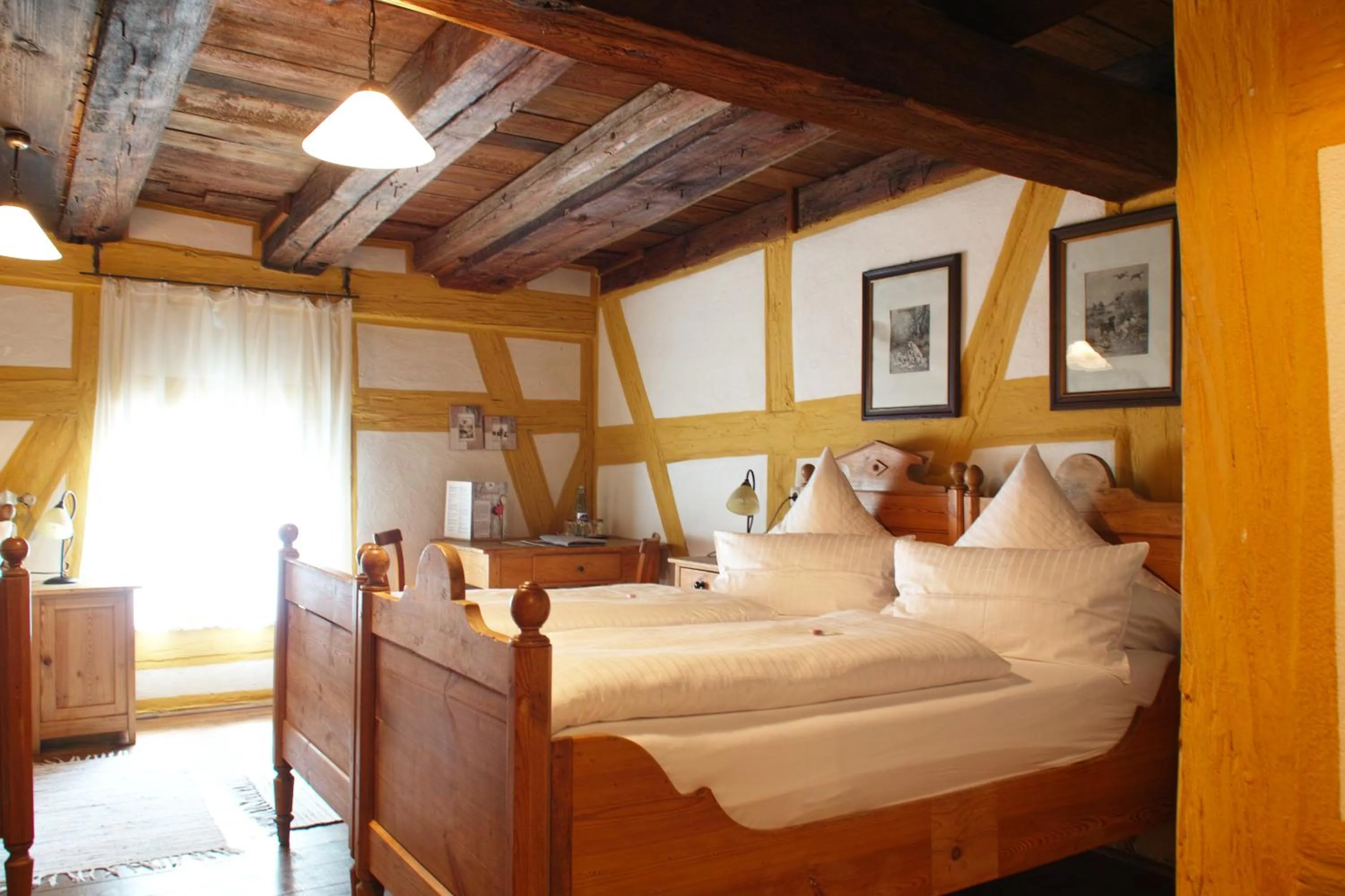 Bed in DER SCHWAN Hotel & Restaurant