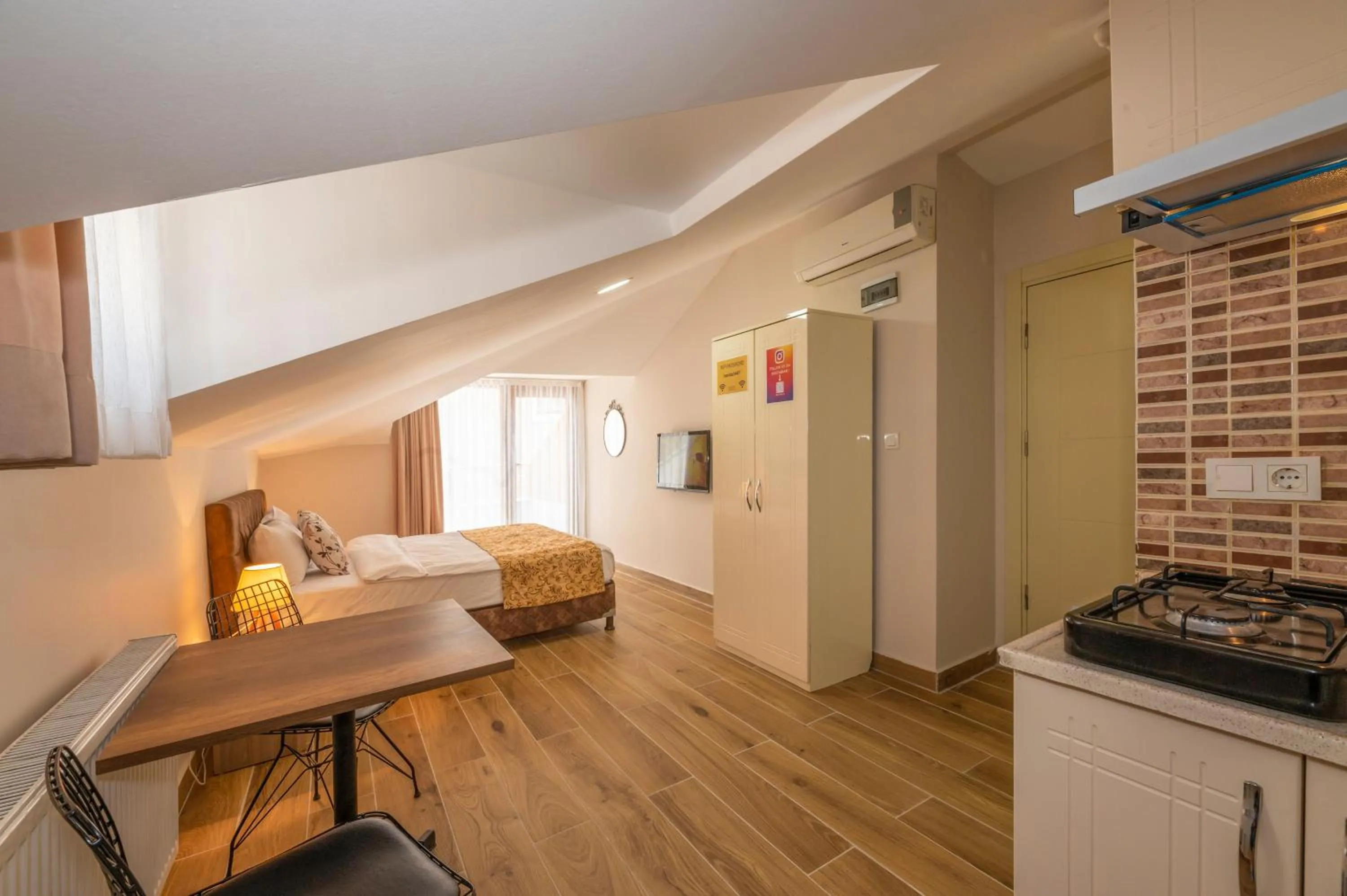 Photo of the whole room in Marida Residence - Istanbul Taksim