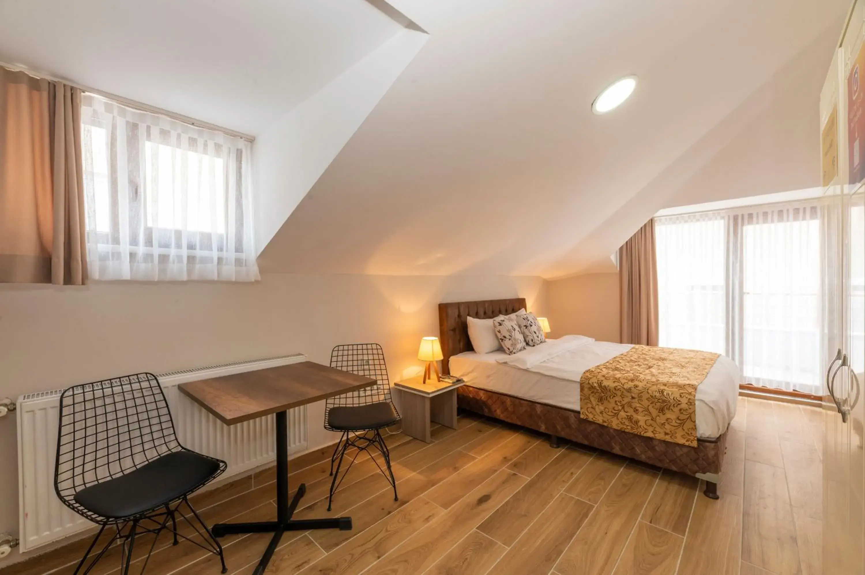 Queen Room with Balcony in Marida Residence - Istanbul Taksim Queen Room with Balcony in Marida Residence - Istanbul Taksim