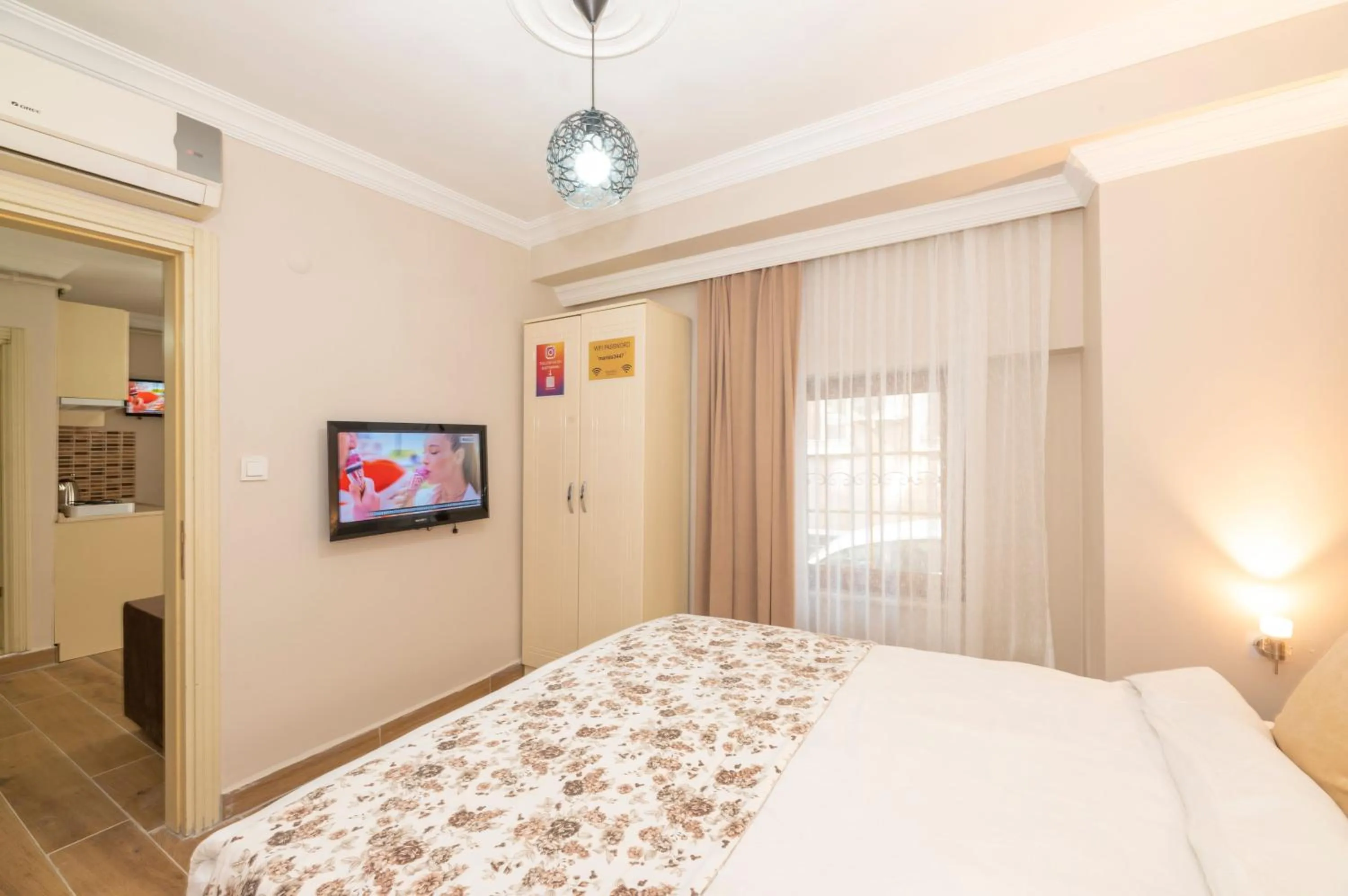 Bedroom, Bed in Marida Residence - Istanbul Taksim