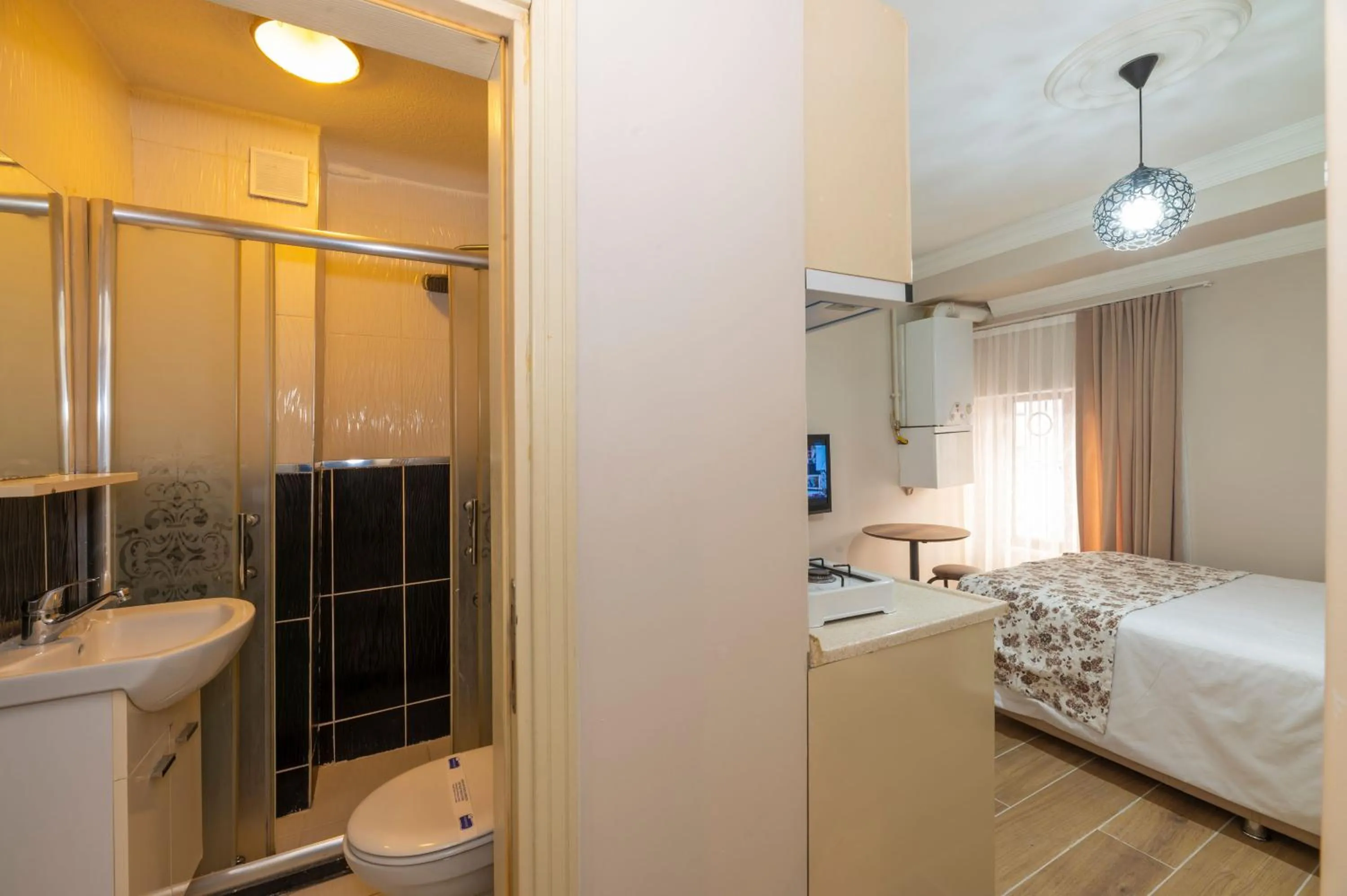 Bathroom, Bed in Marida Residence - Istanbul Taksim