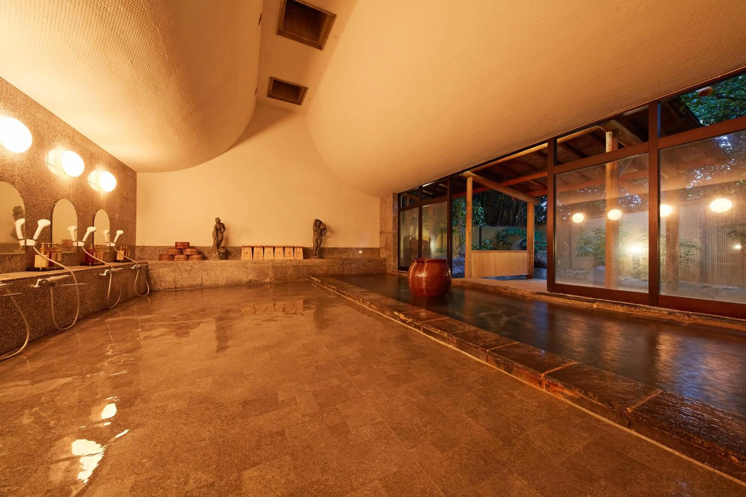 Hot Spring Bath in Hana No Omotenashi Nanraku