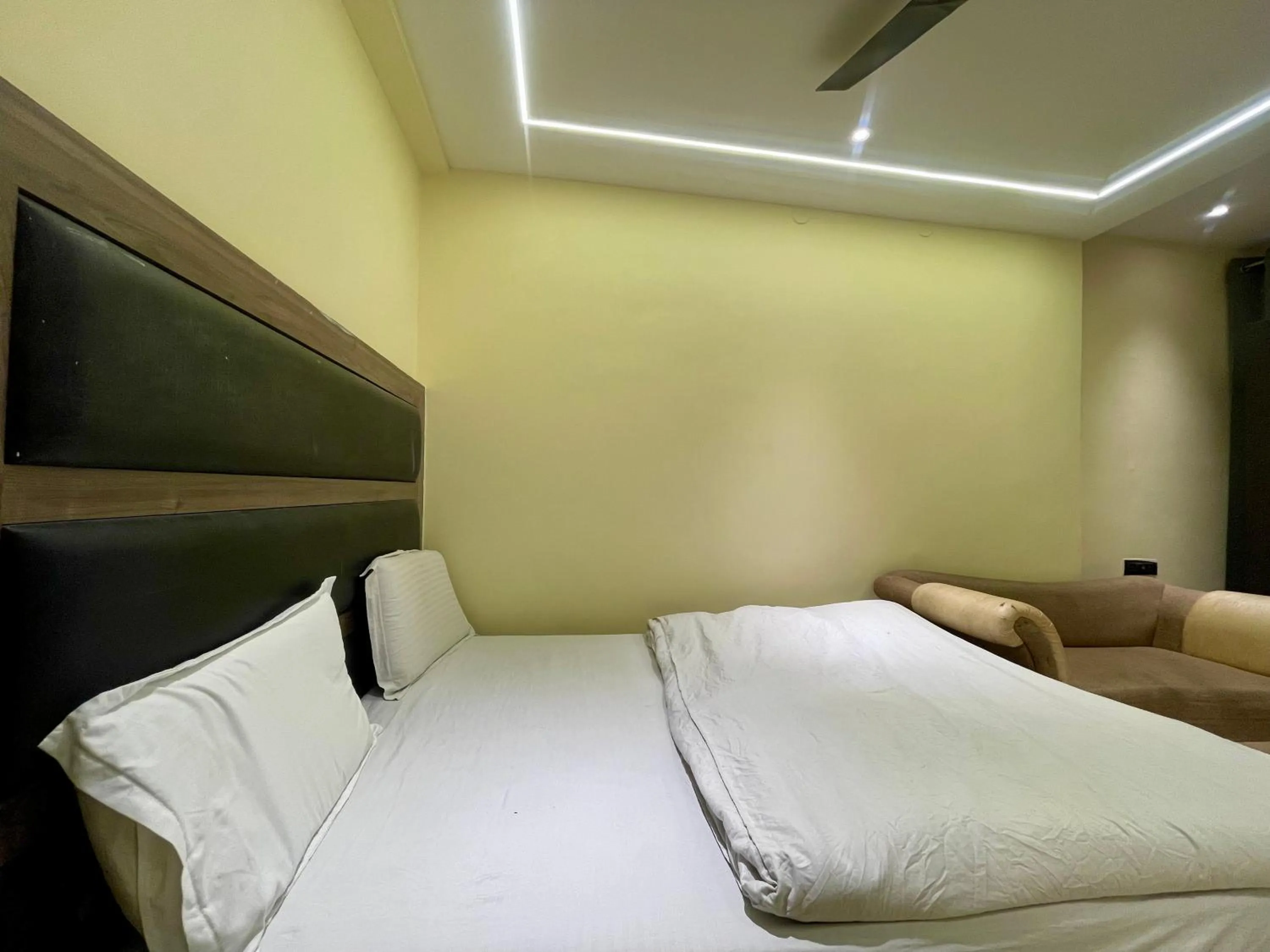 Bathroom in Hotel Himgiri