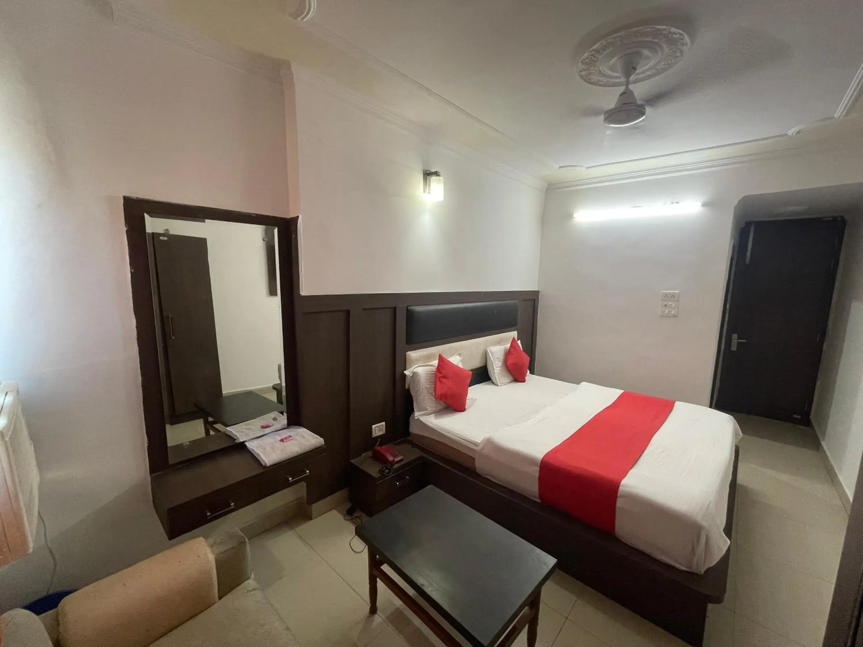 Standard King Room - single occupancy in Hotel Himgiri Standard King Room - single occupancy in Hotel Himgiri