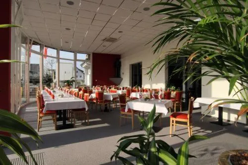 Restaurant/places to eat in Johanniterhotel