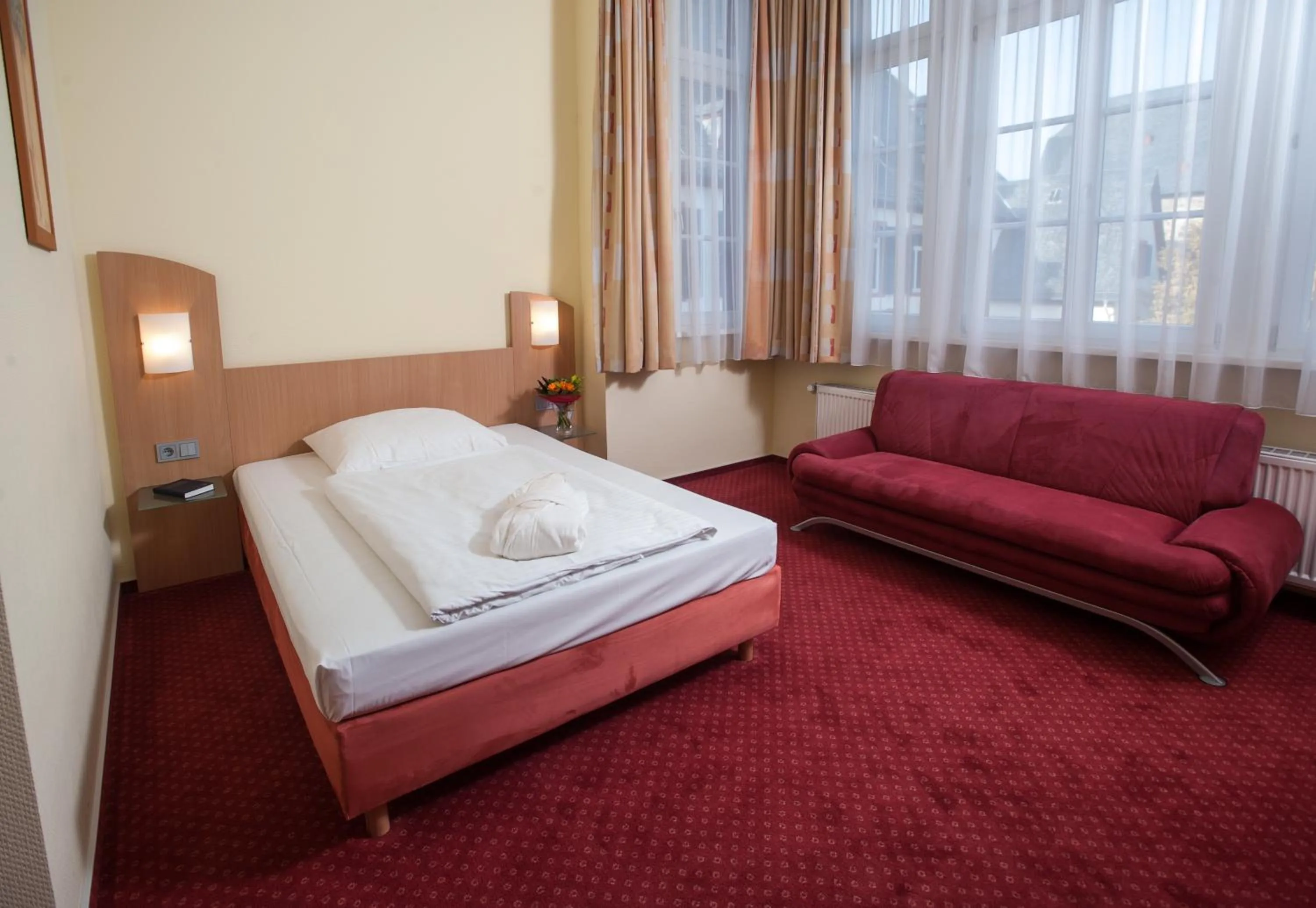 Photo of the whole room, Bed in Johanniterhotel