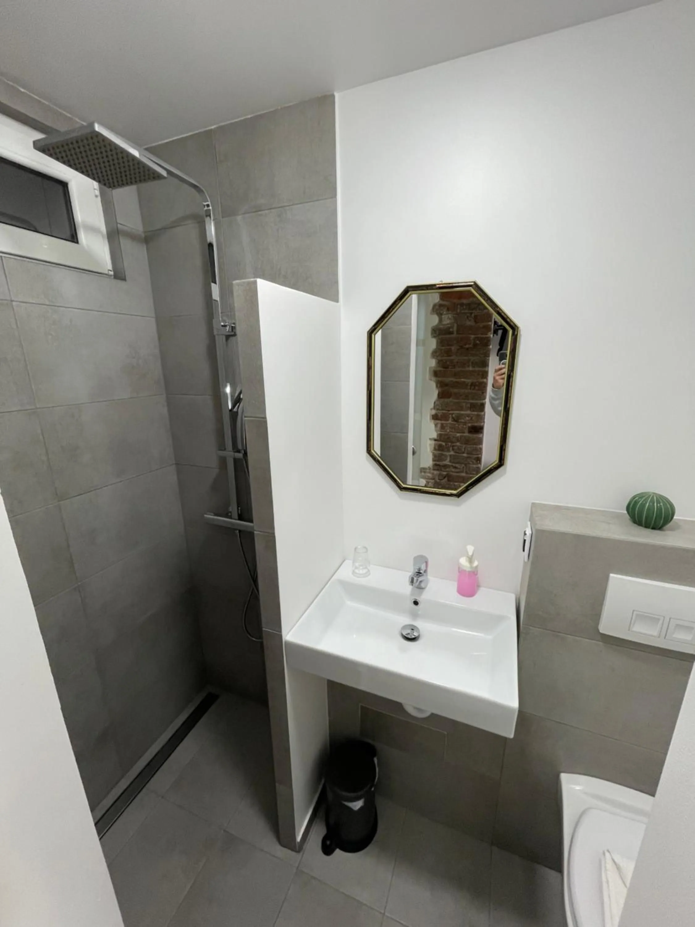 Shower in Liberty Hotel Cologne