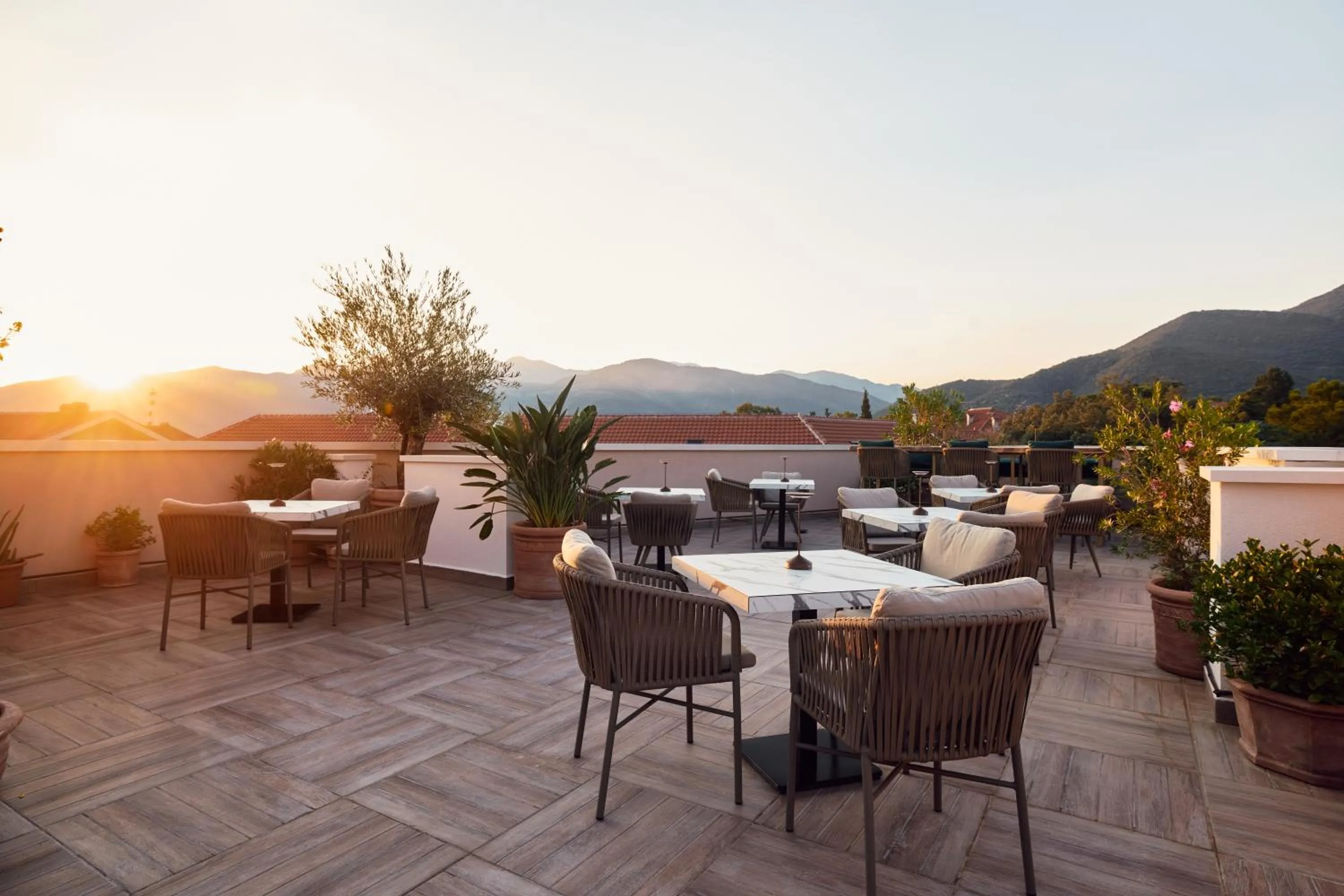 Restaurant/places to eat in La Fleur Boutique Hotel