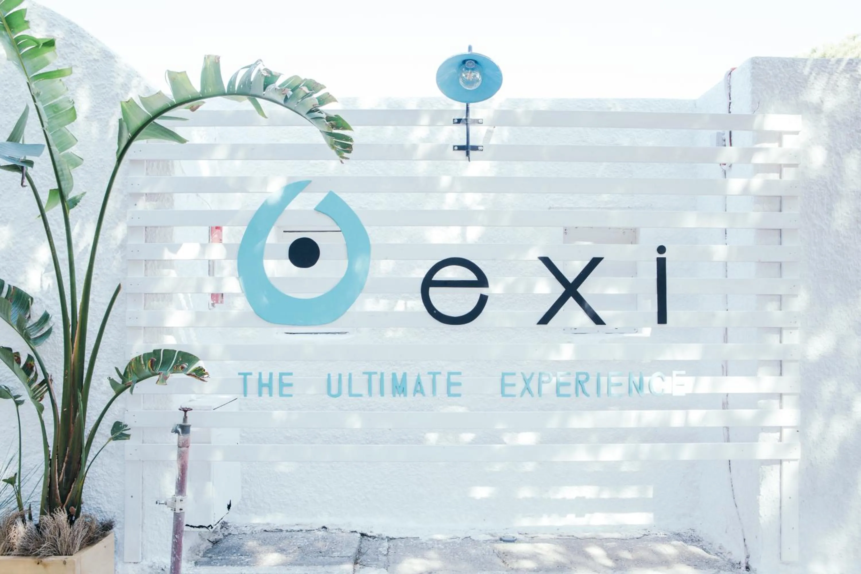 Logo/Certificate/Sign in Exi Sea Side Suites
