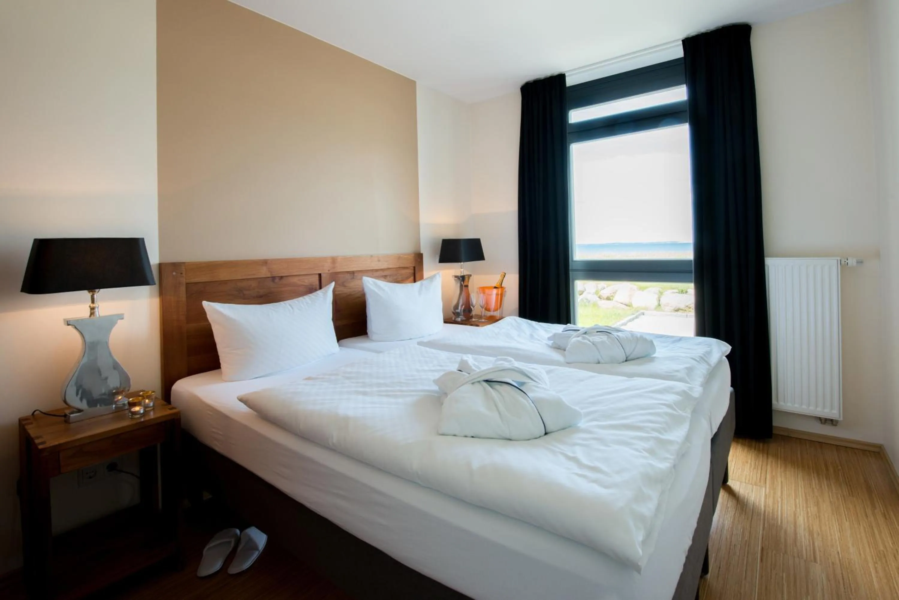 Day, Bed in Aparthotel Ostseeperle Glowe - schön gestrandet