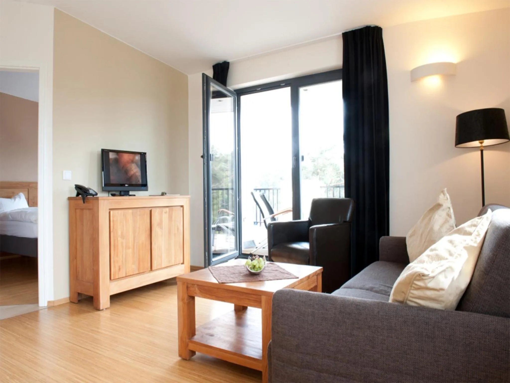 TV and multimedia, Bed in Aparthotel Ostseeperle Glowe - schön gestrandet