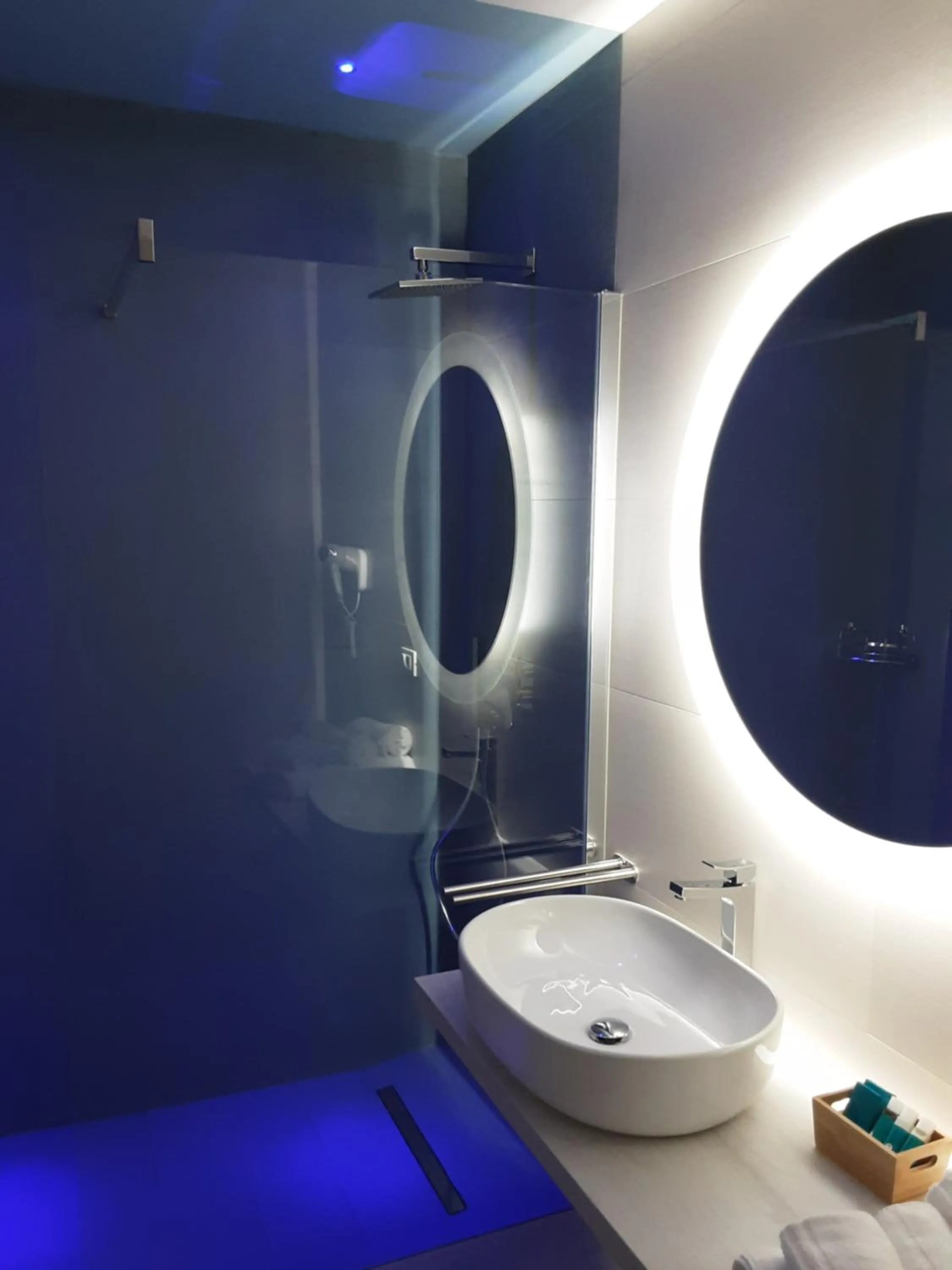 Shower in Aquamarì B&B