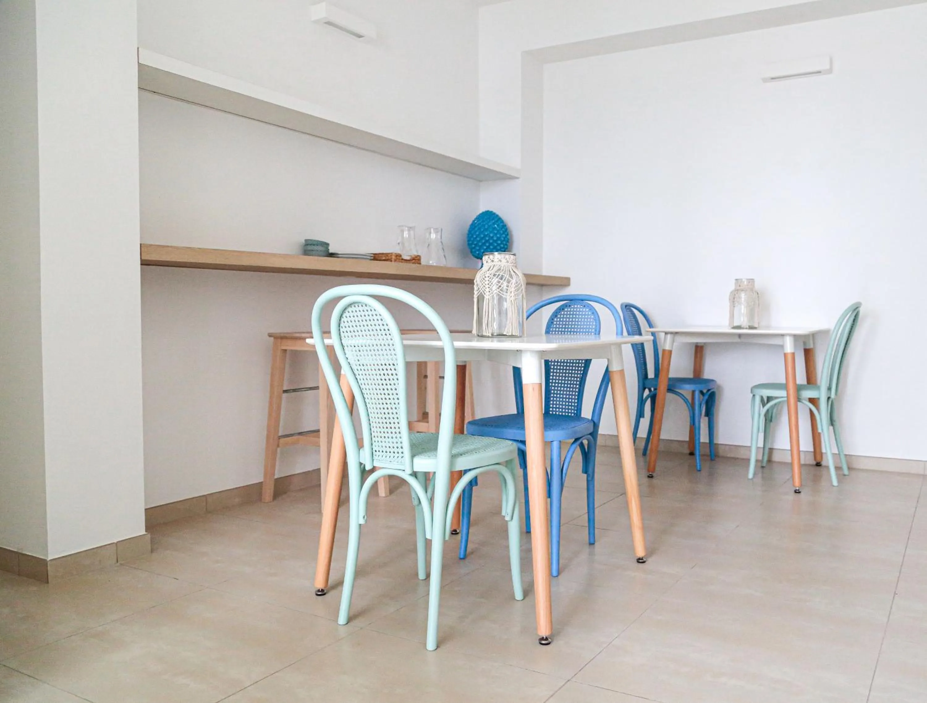 Communal kitchen in Casa Clementina Rooms vista mare