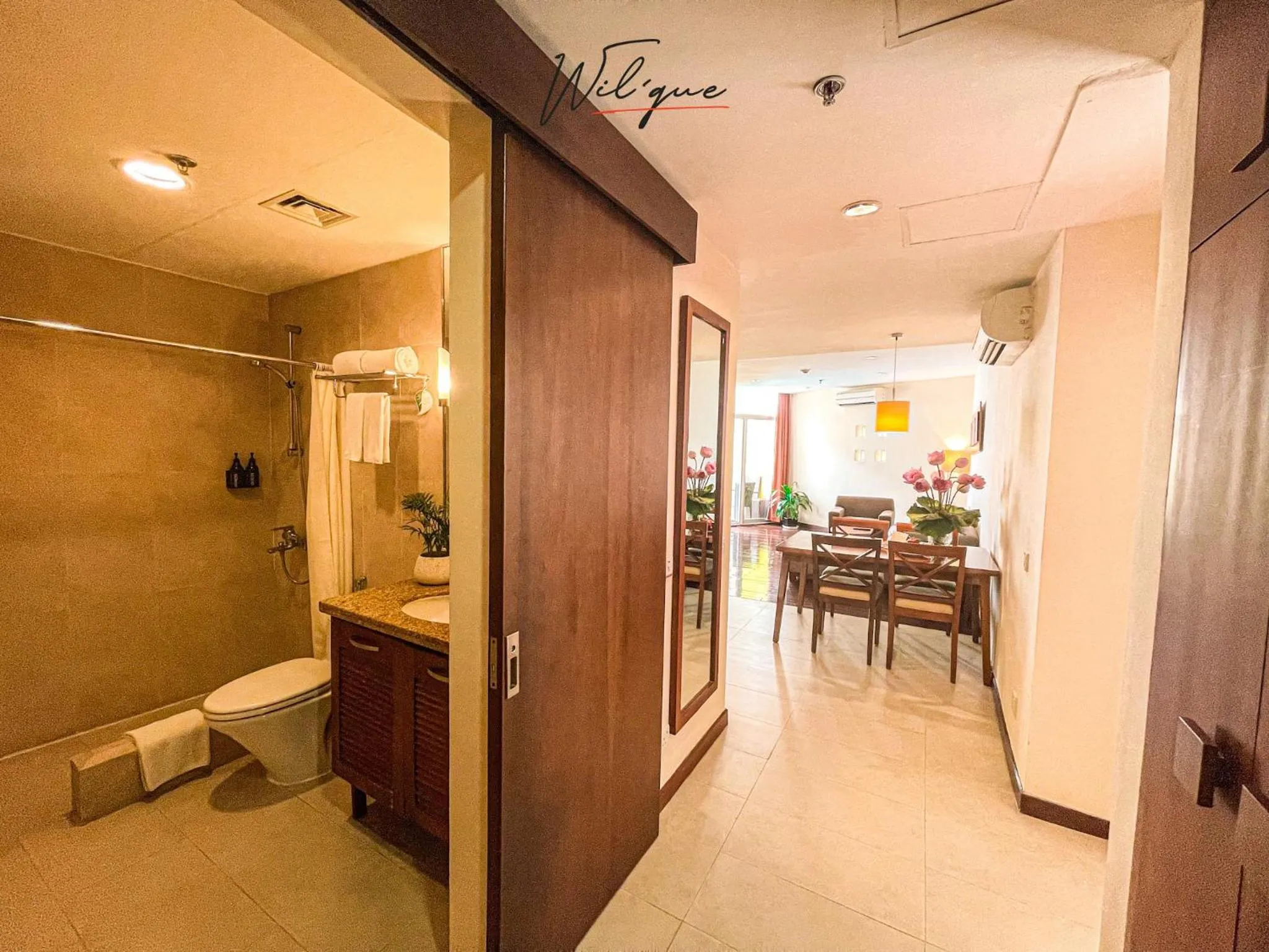 Toilet in Wil'que Westlake Hotel & Residences