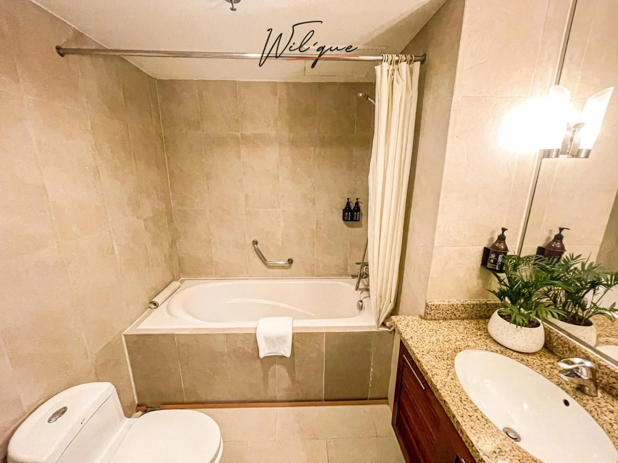 Toilet in Wil'que Westlake Hotel & Residences