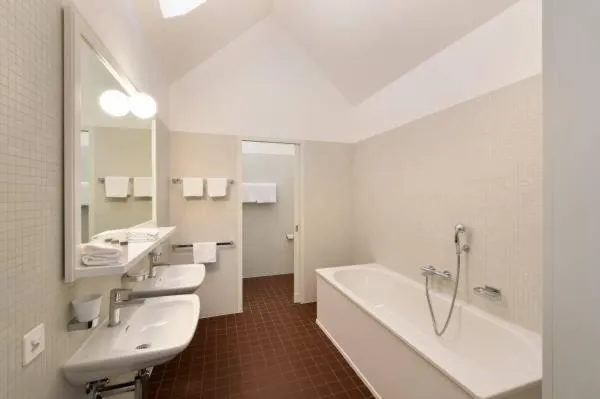 Shower in Hotel im Schlosspark