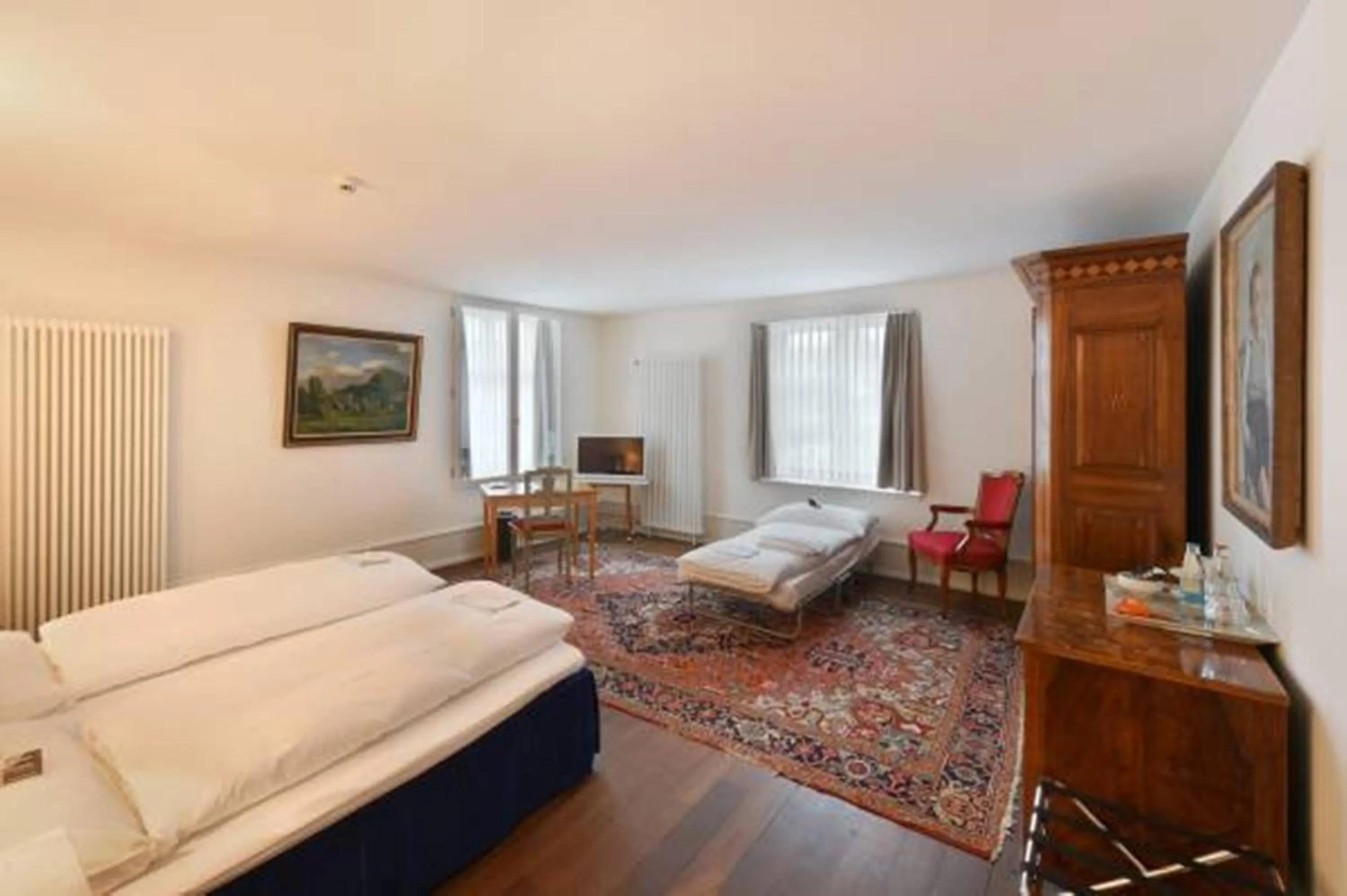 Photo of the whole room, Bed in Hotel im Schlosspark