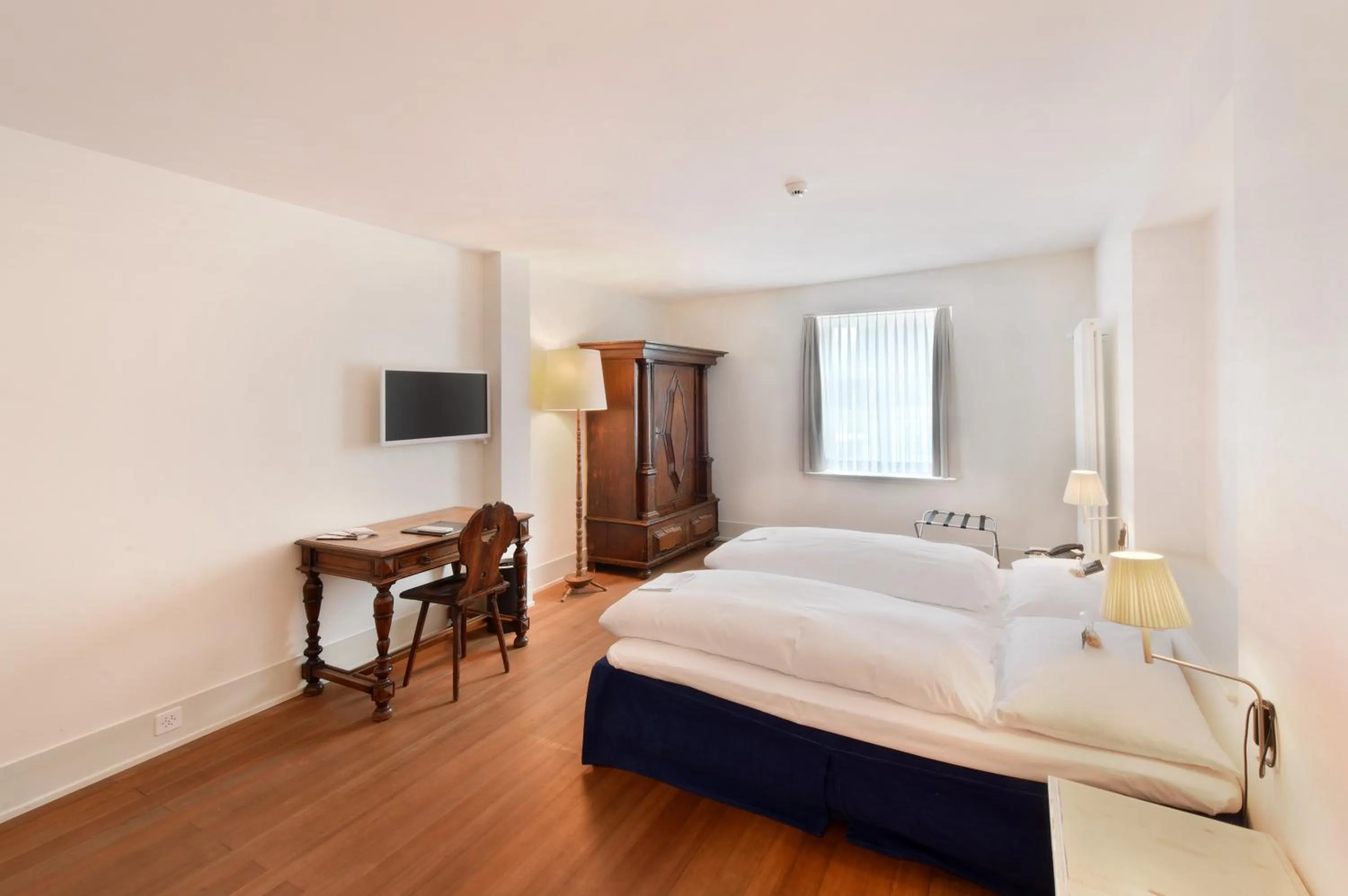 Photo of the whole room, Bed in Hotel im Schlosspark