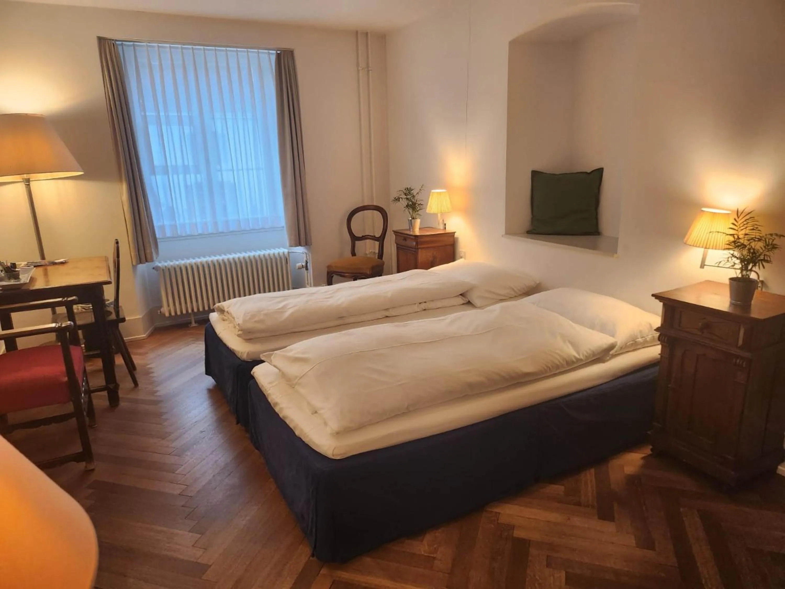 Photo of the whole room, Bed in Hotel im Schlosspark