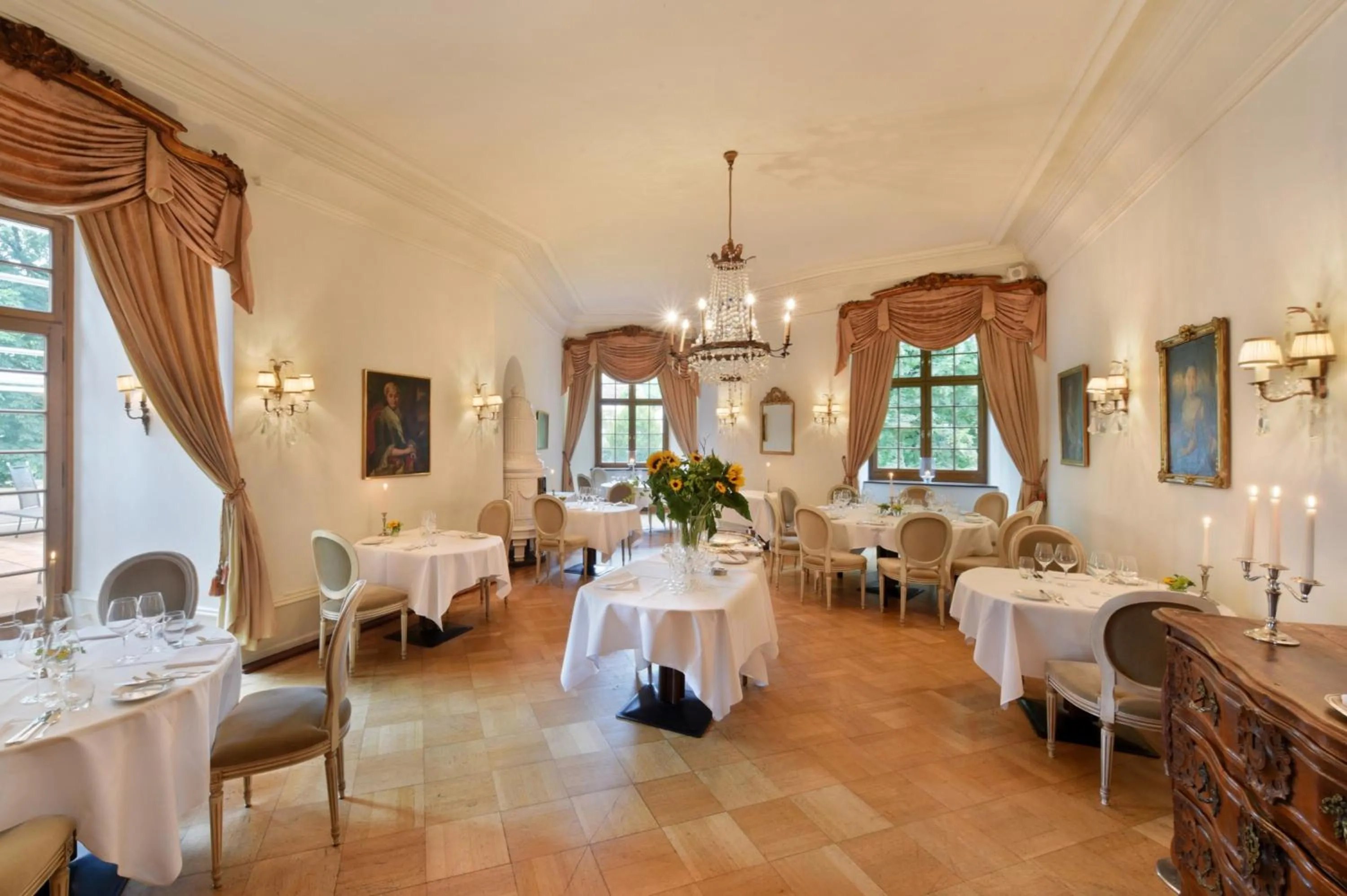 Restaurant/places to eat in Hotel im Schlosspark