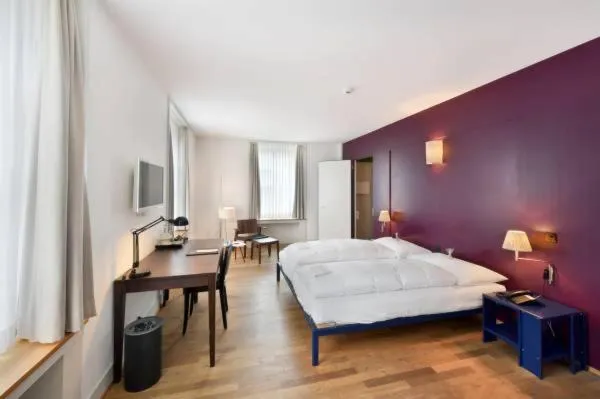 Bed in Hotel im Schlosspark