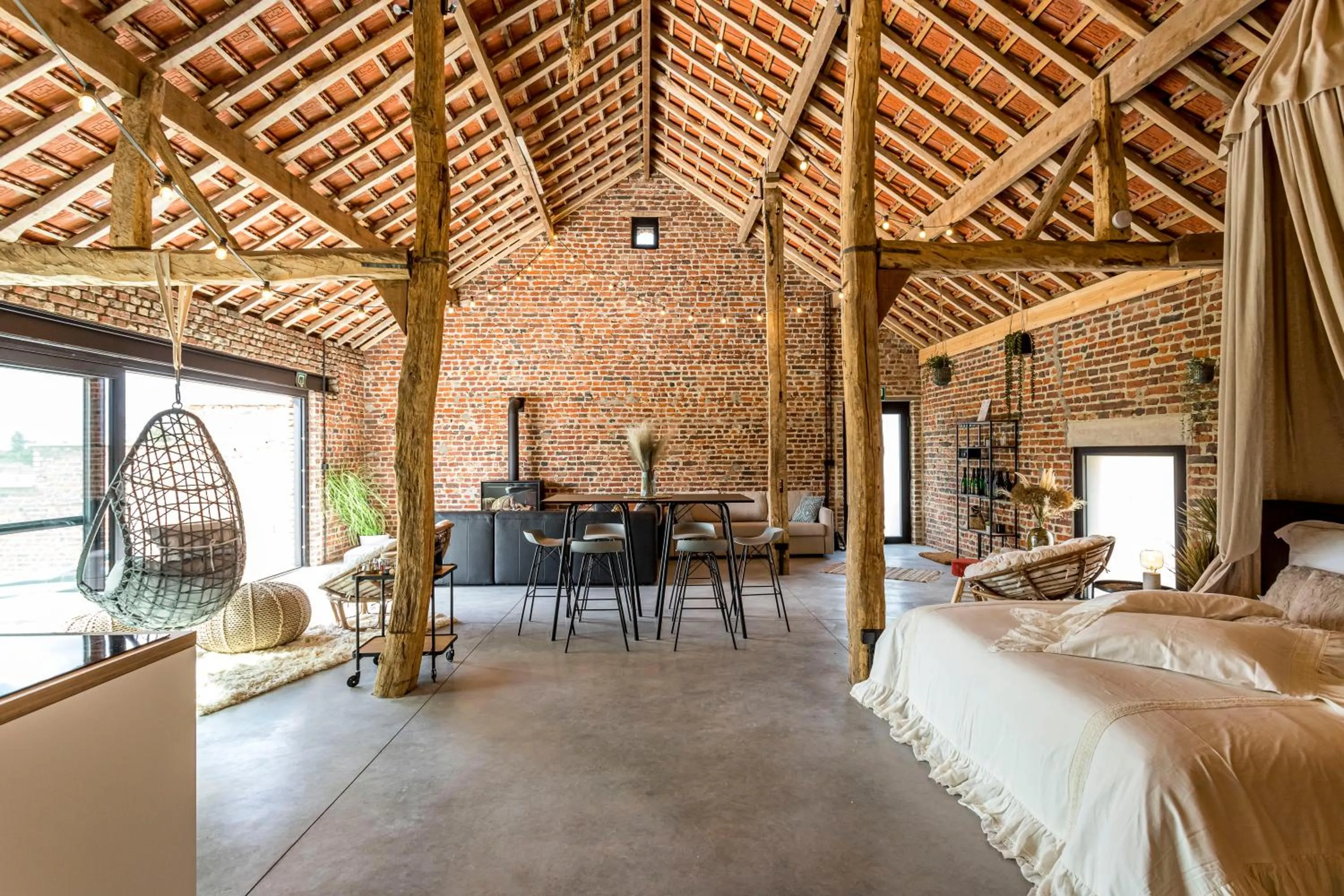 Photo of the whole room, Bed in De Hoeveschuur