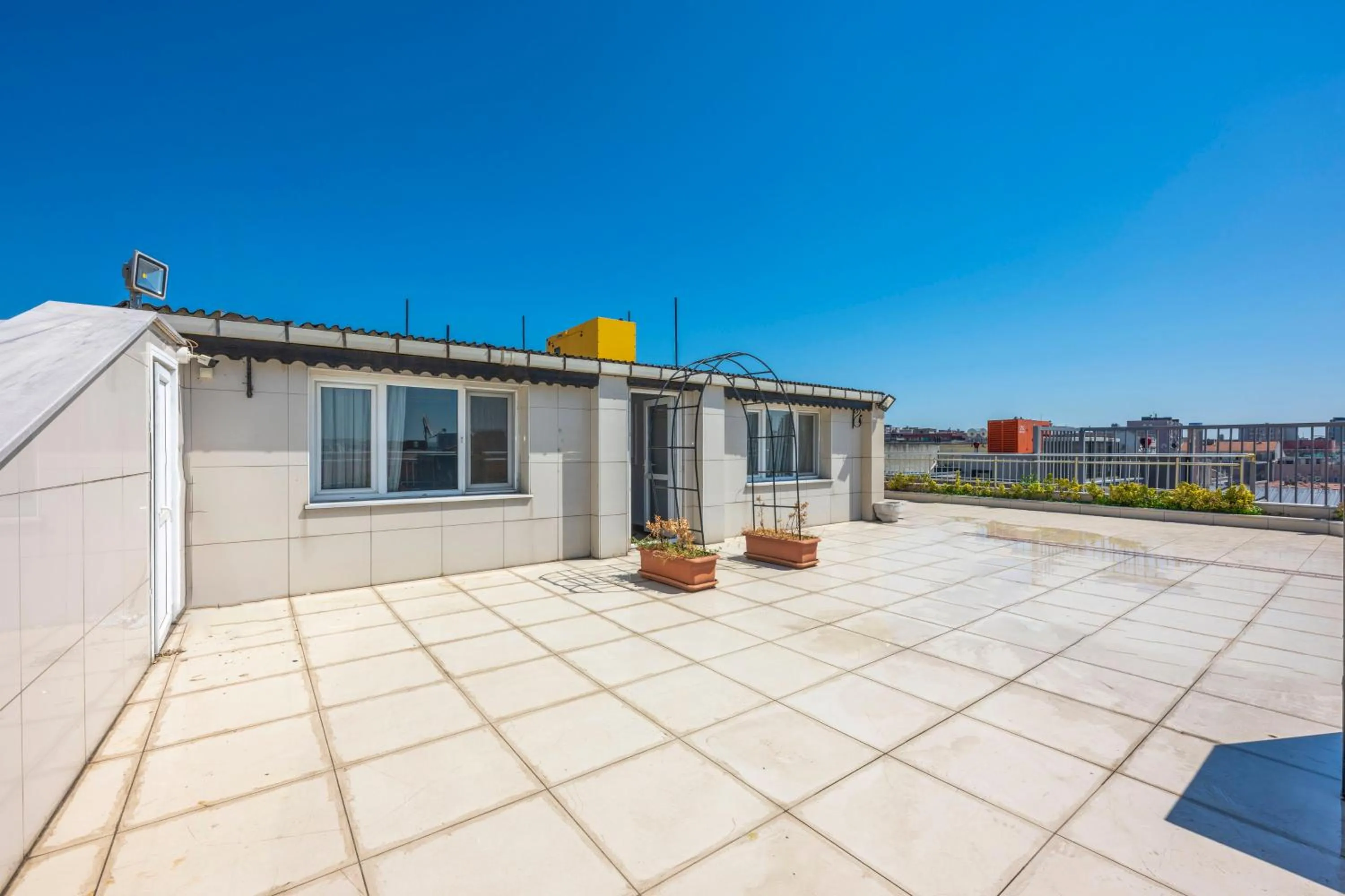 Balcony/Terrace in Comfort Suites Hotel