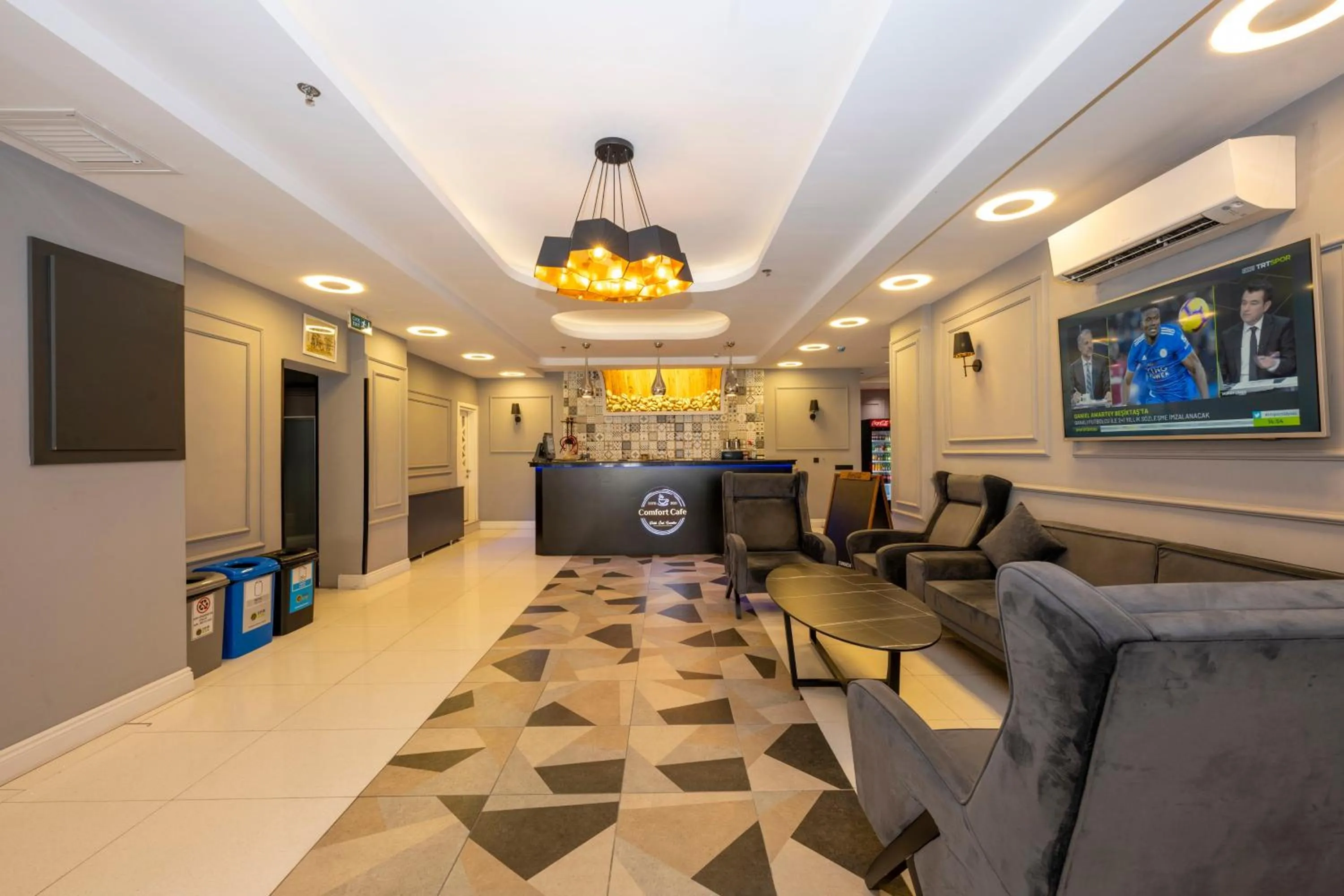 Lobby or reception in Comfort Suites Hotel