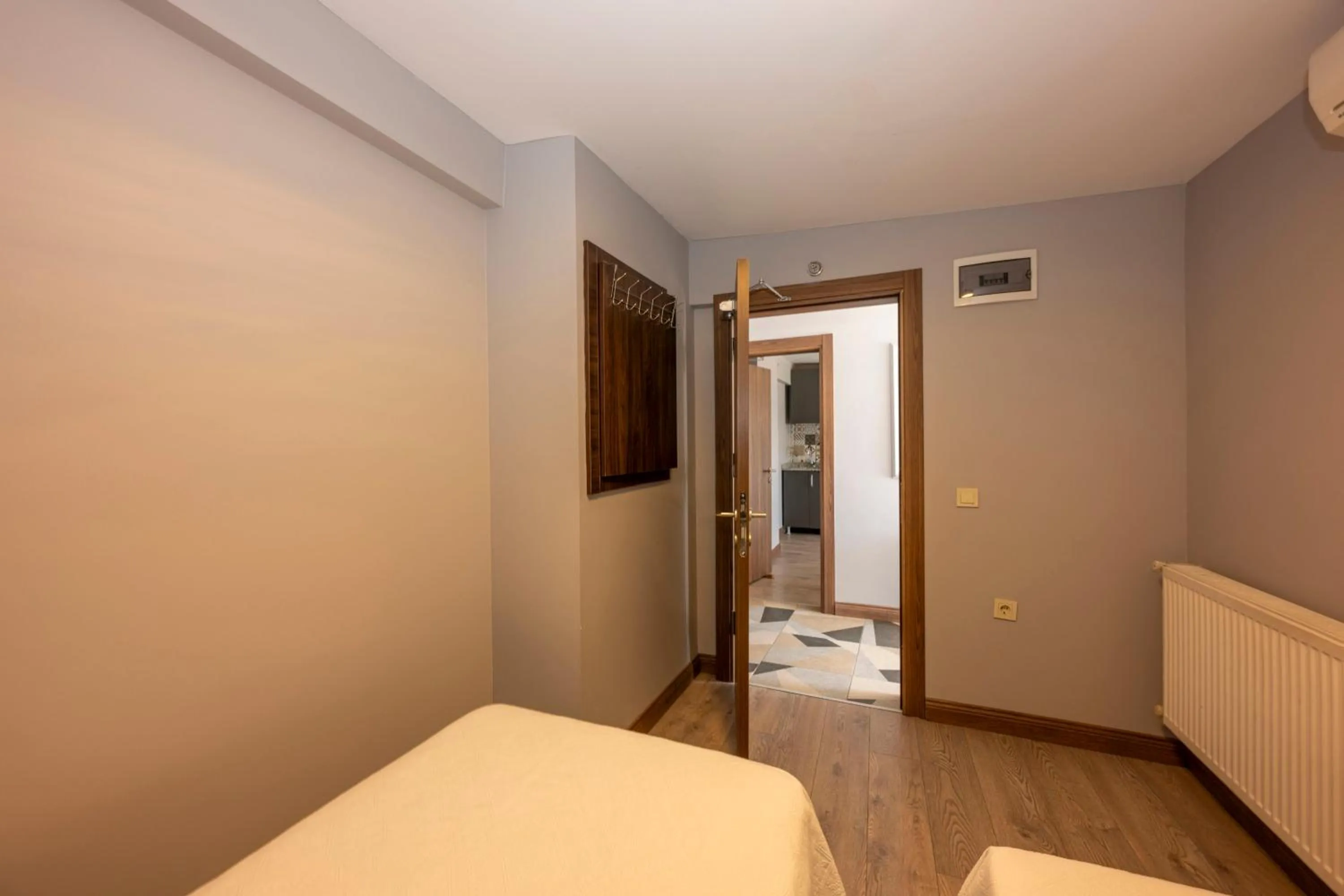 Bedroom, Bed in Comfort Suites Hotel