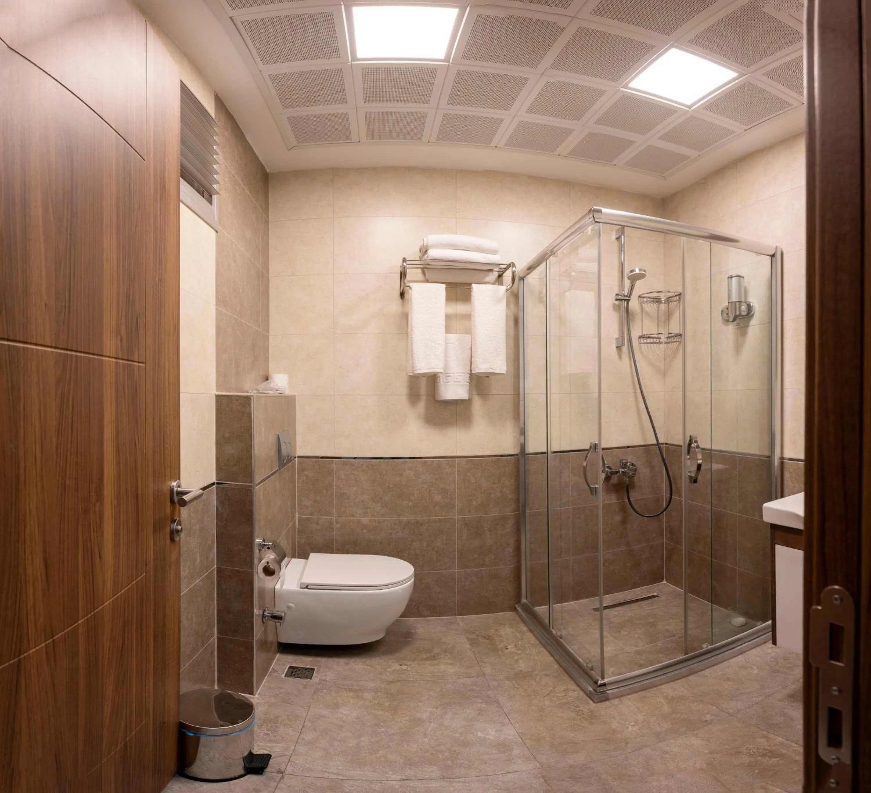 Shower in Comfort Suites Hotel