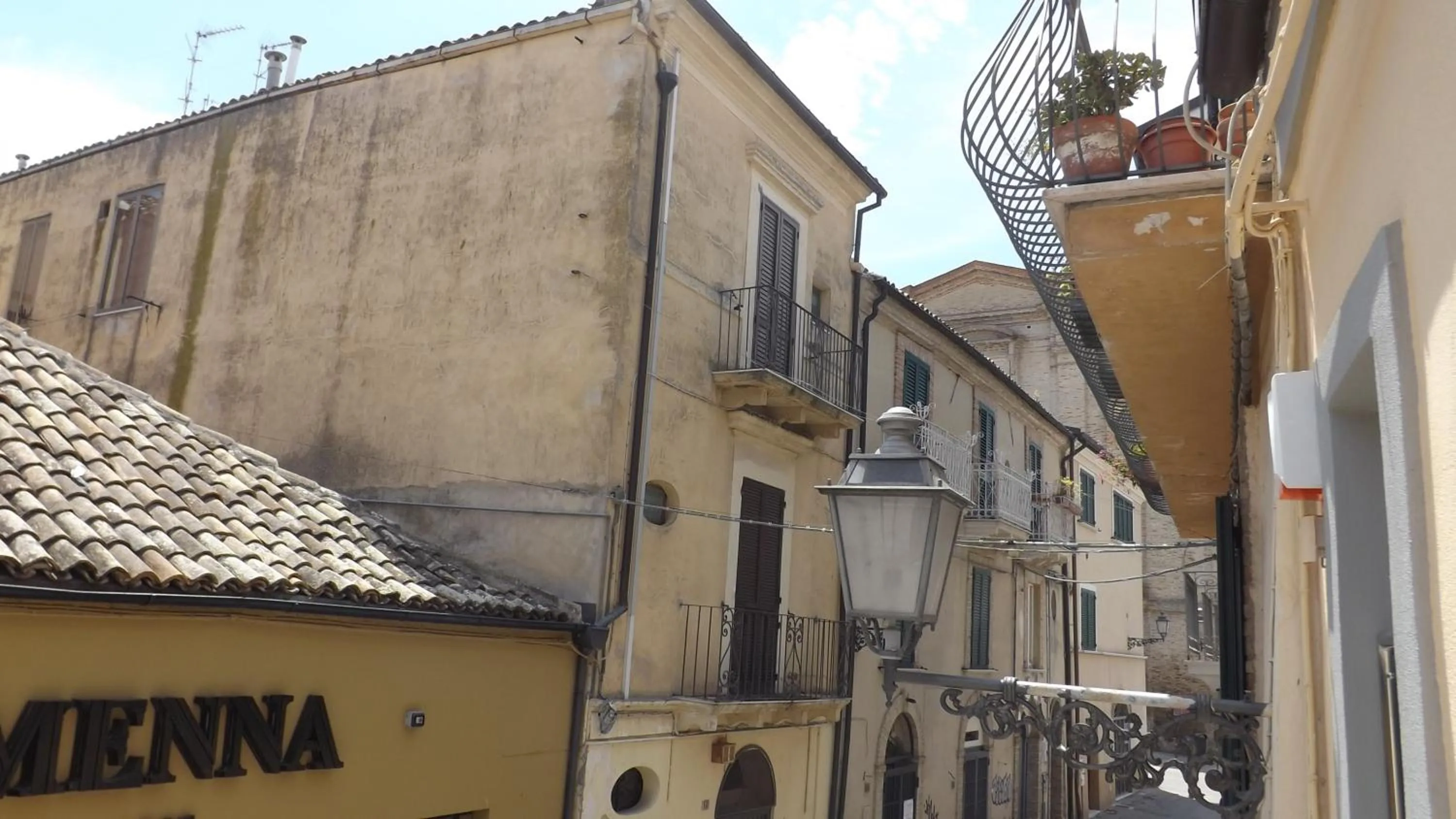 Neighbourhood in B&B Residenza Aragonese