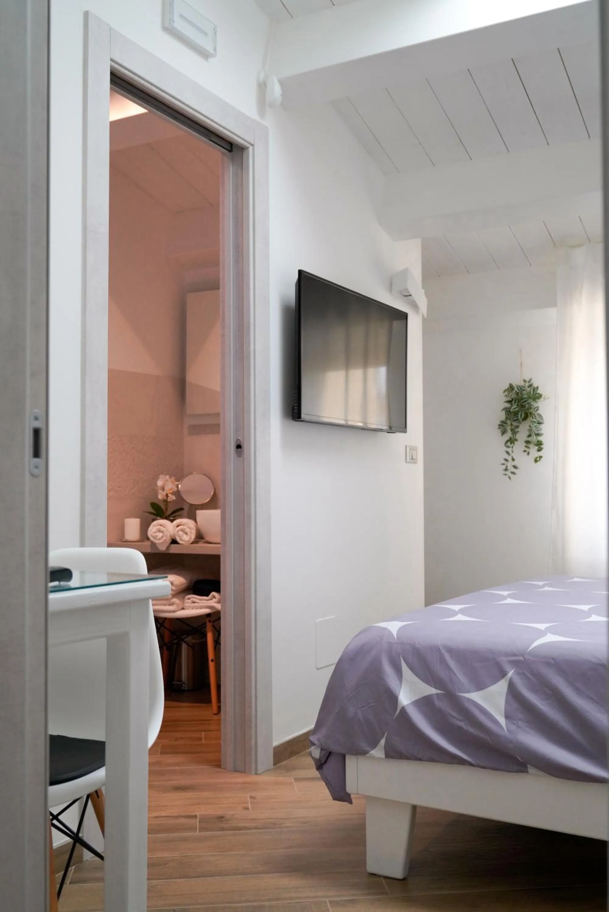 TV and multimedia, Bed in B&B Residenza Aragonese