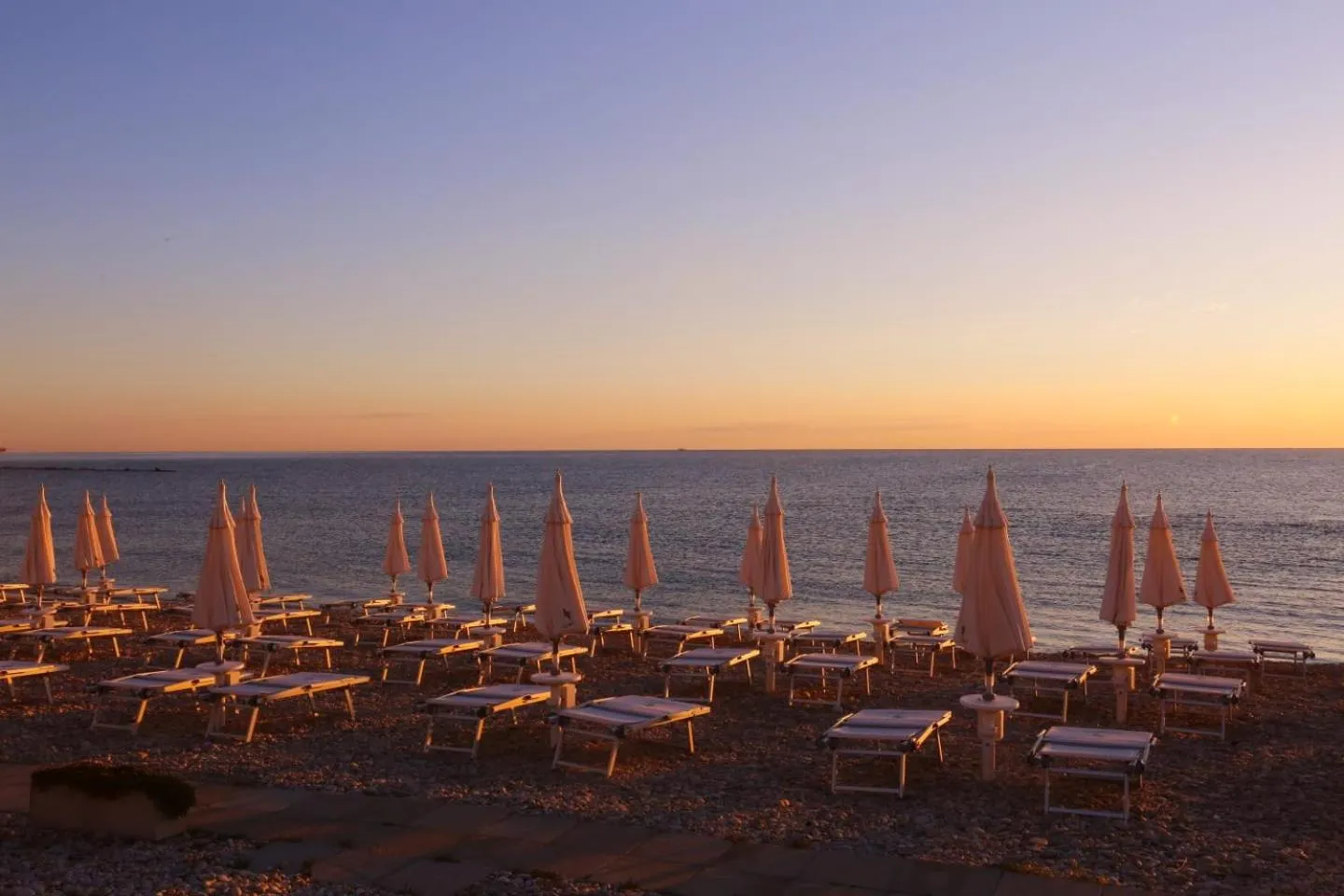 Beach in B&B Residenza Aragonese