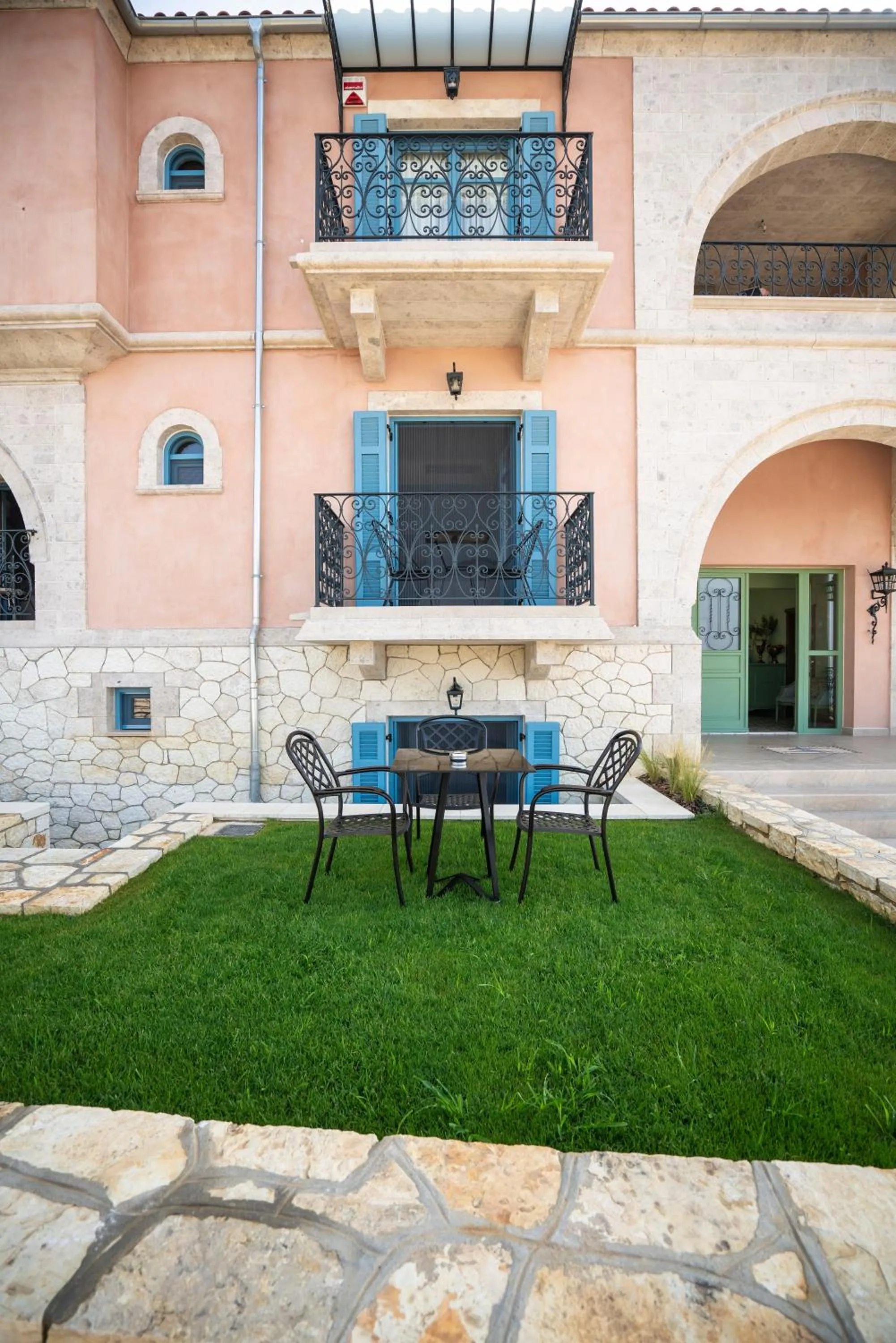 Garden in Elysium Living Parga