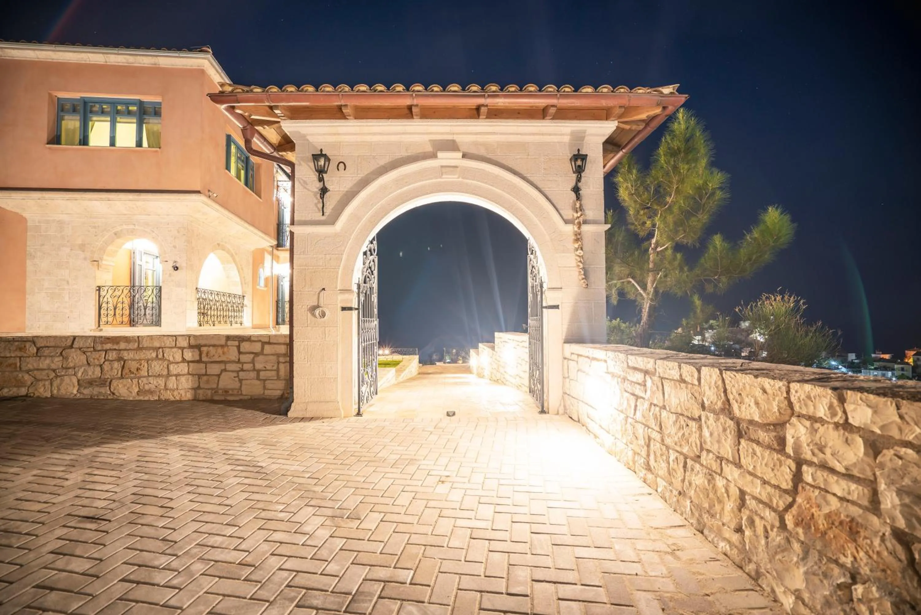 Facade/entrance in Elysium Living Parga