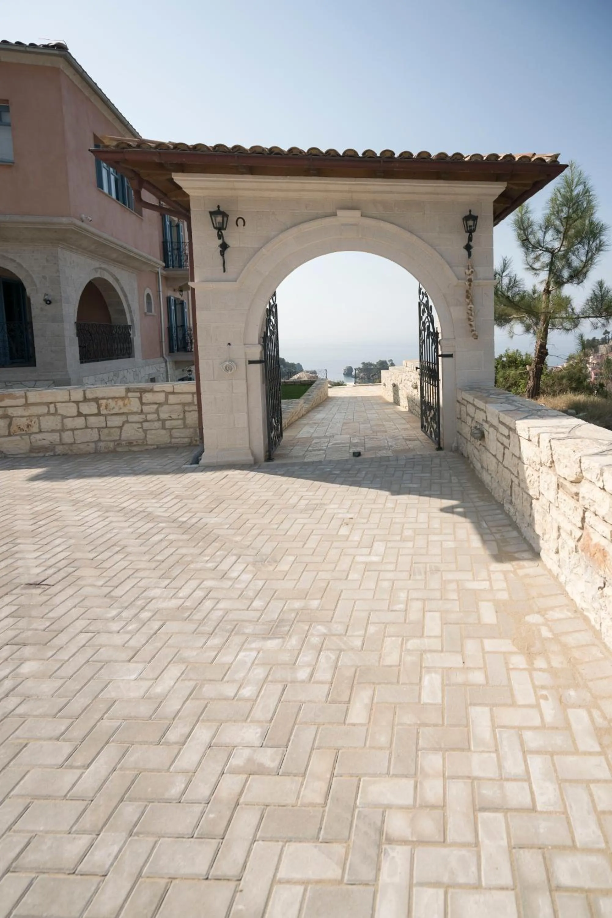 Facade/entrance in Elysium Living Parga