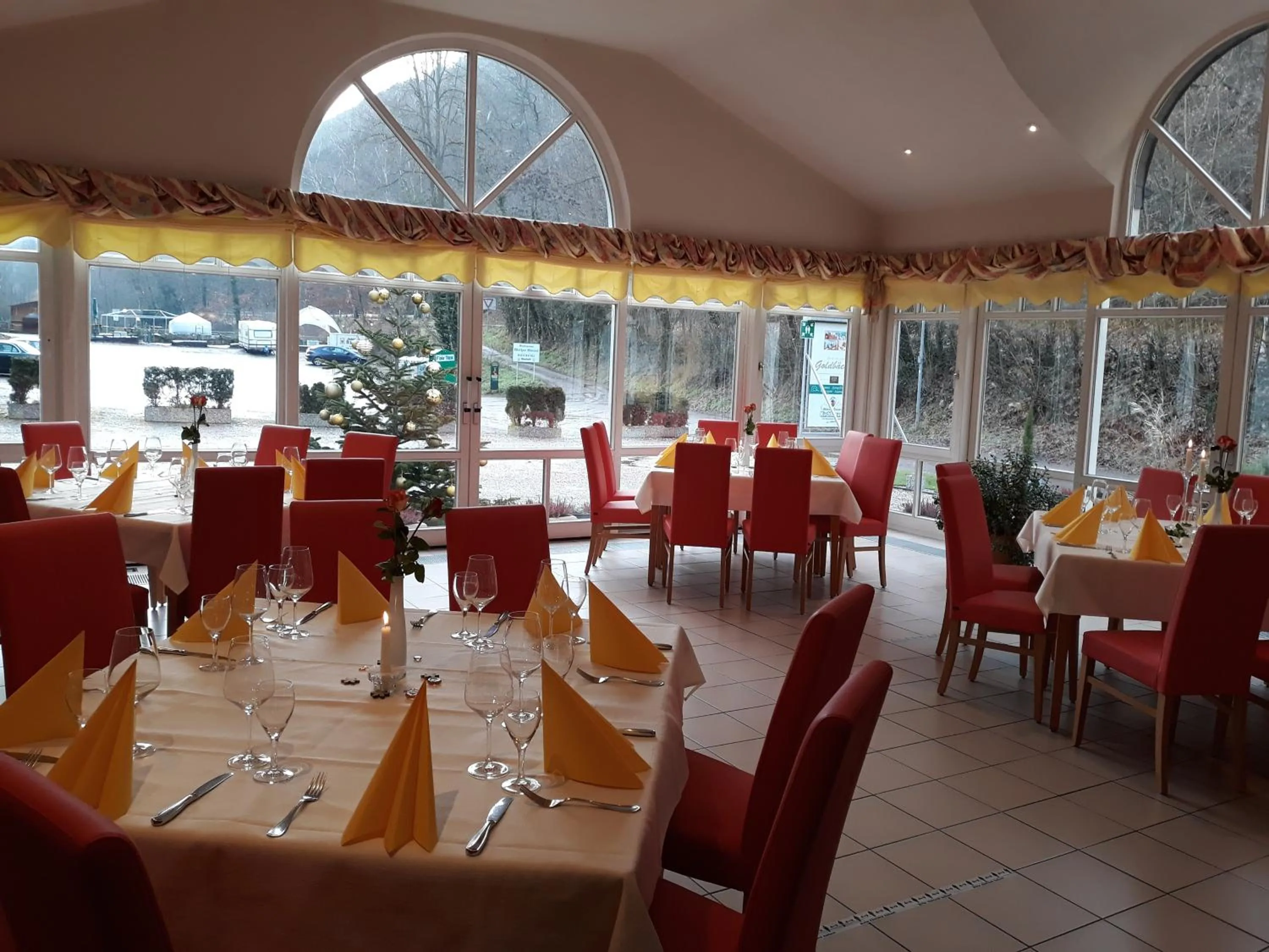 Restaurant/places to eat in Hotel Goldbächel