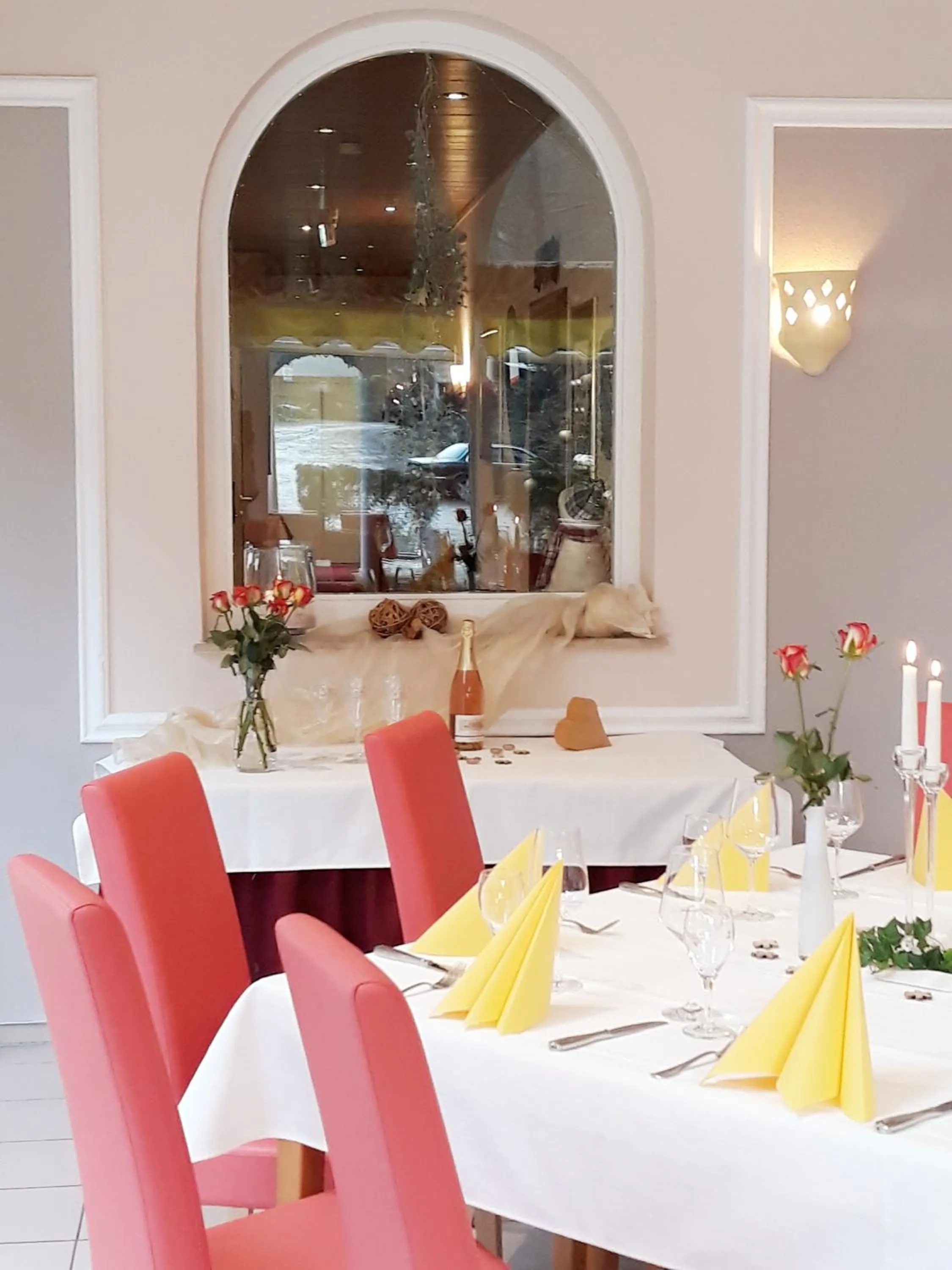 Restaurant/places to eat in Hotel Goldbächel