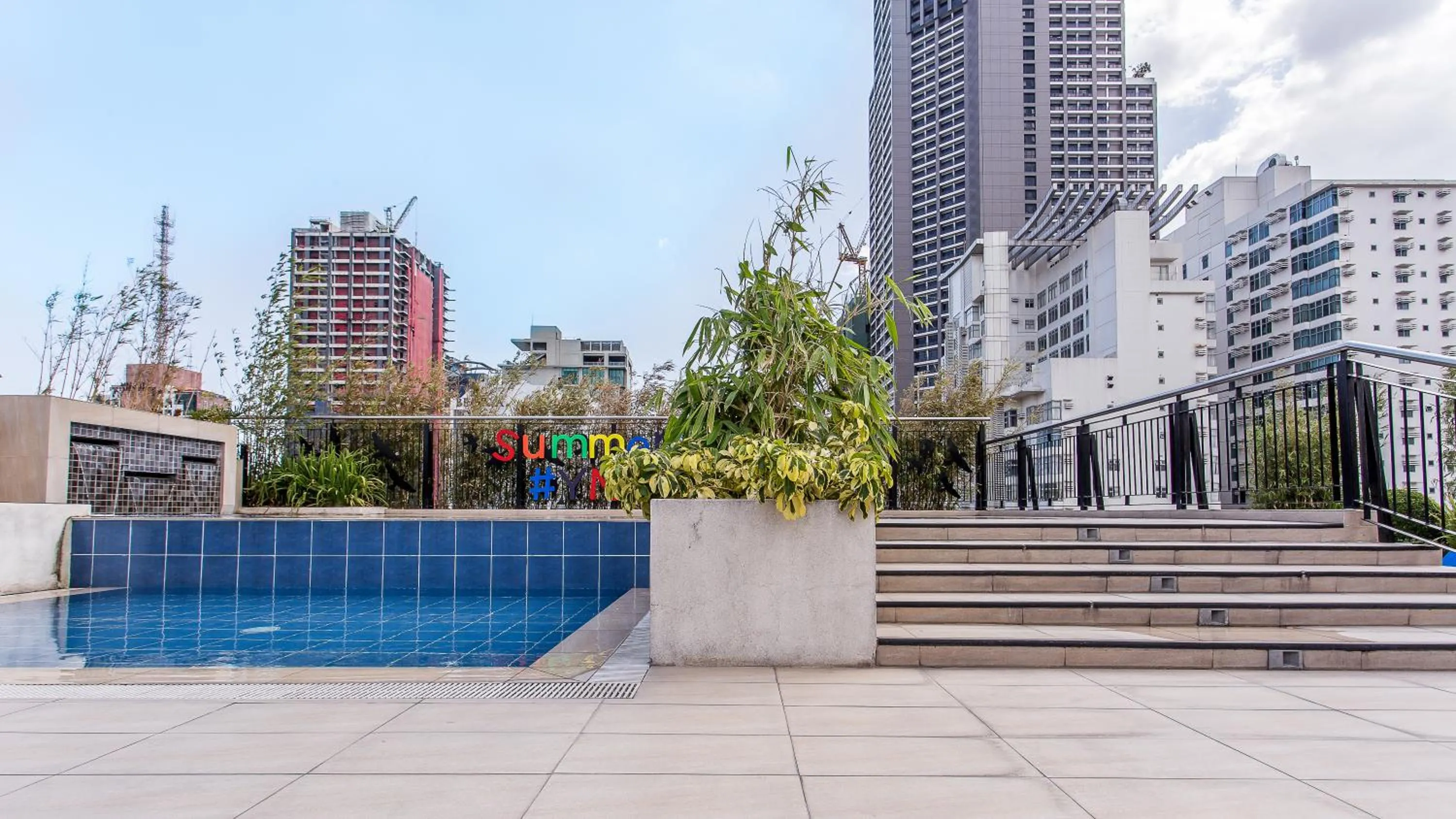 Swimming pool in Y2 Residence Hotel Managed by HII