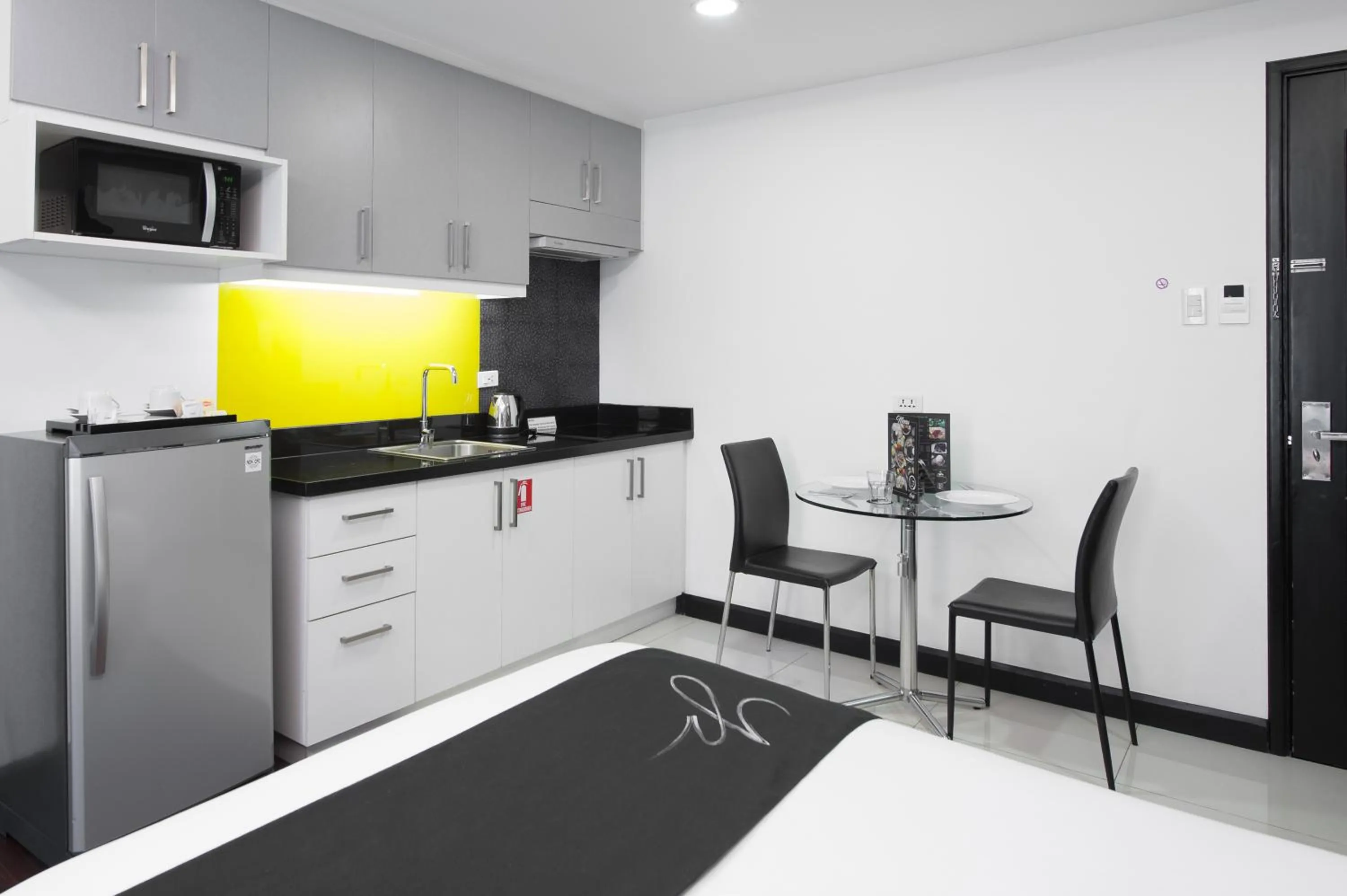 Kitchen or kitchenette in Y2 Residence Hotel Managed by HII