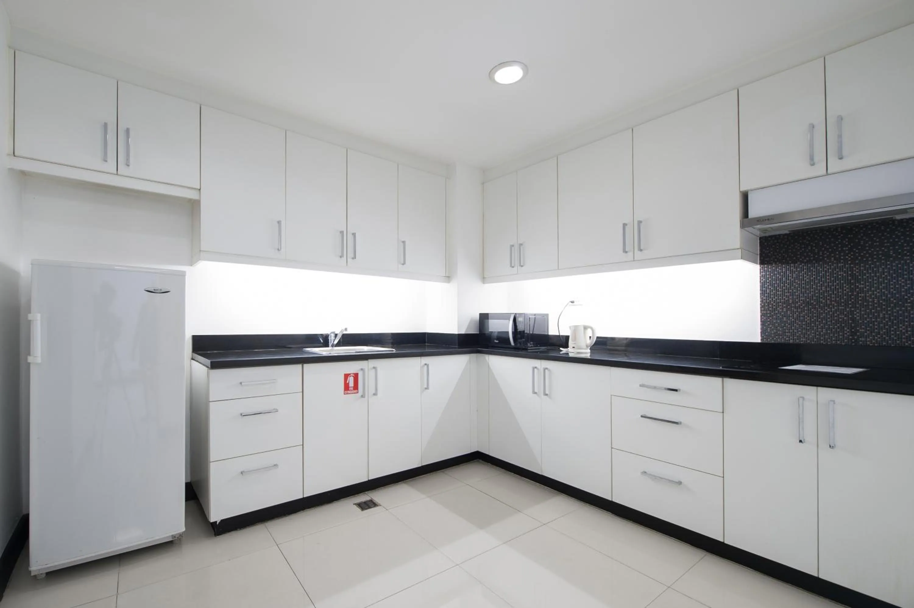 Kitchen or kitchenette in Y2 Residence Hotel Managed by HII