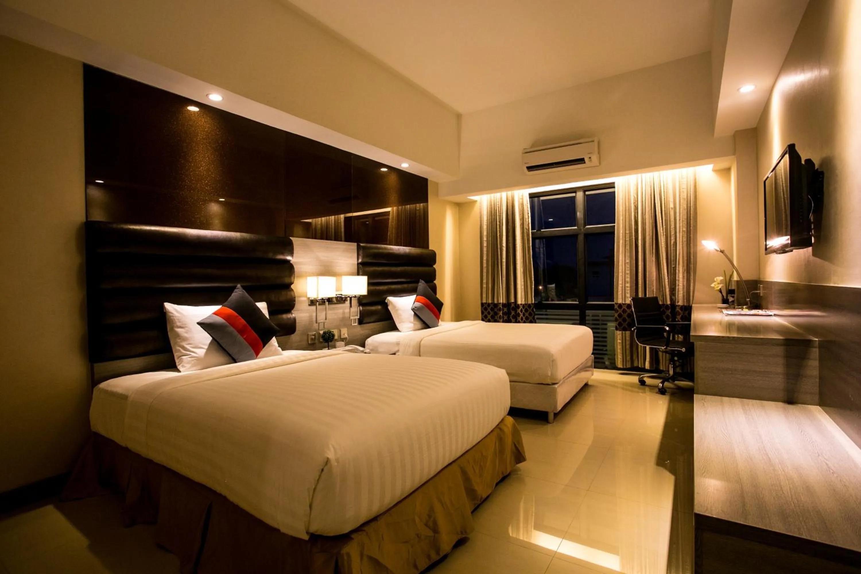 Bedroom, Bed in Prime Asia Hotel